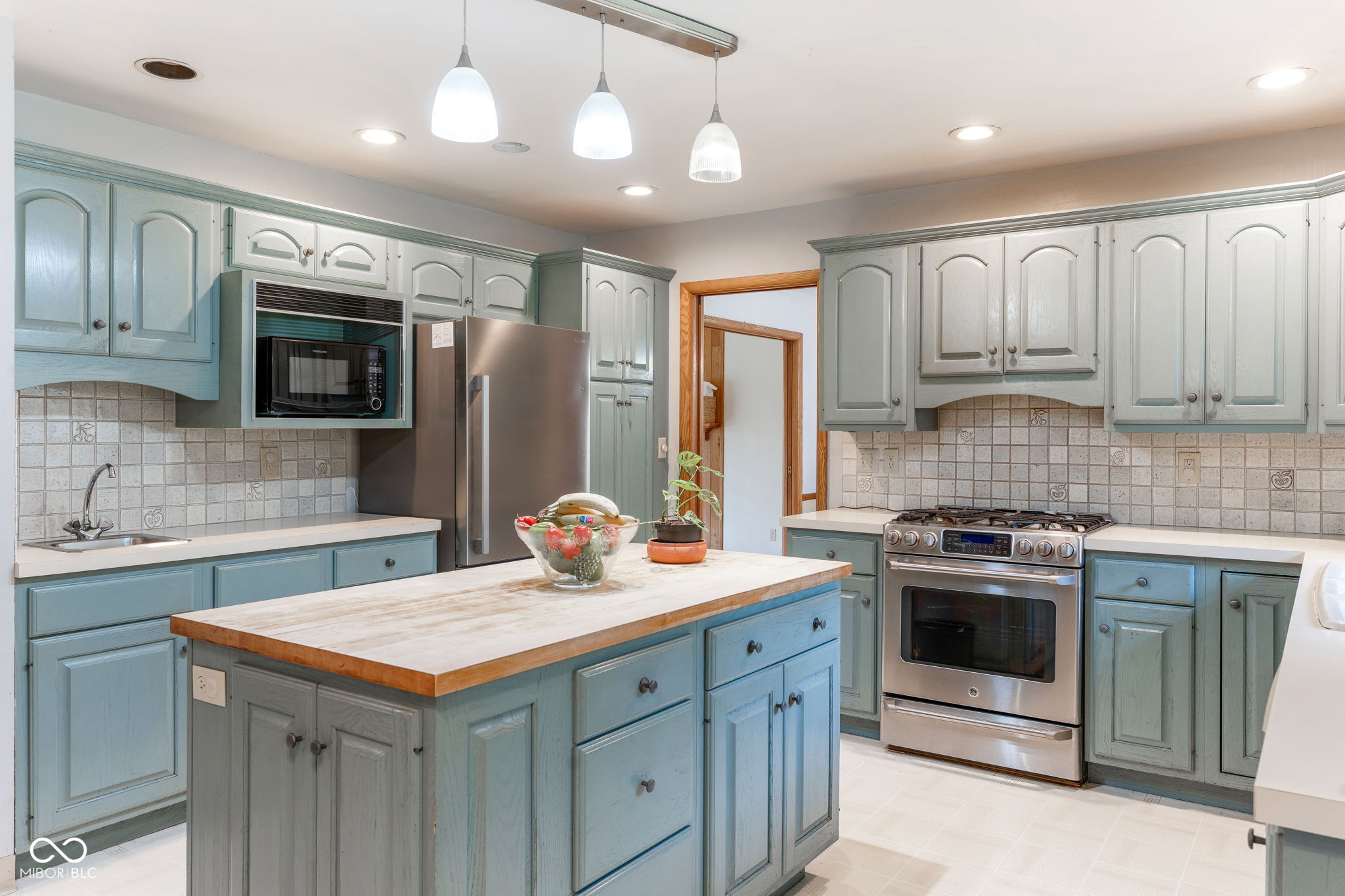 5940 N Emerson Avenue