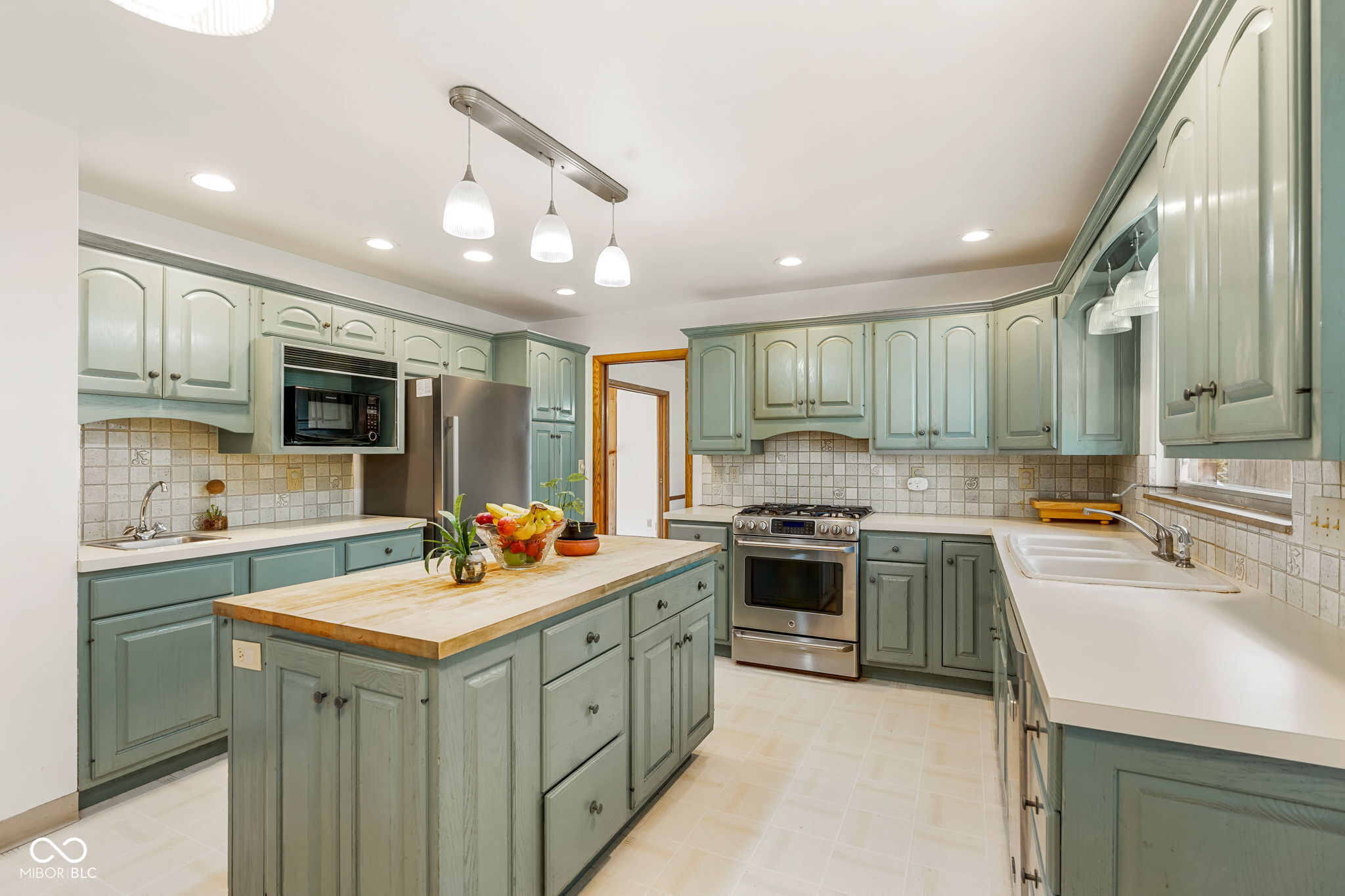 5940 N Emerson Avenue