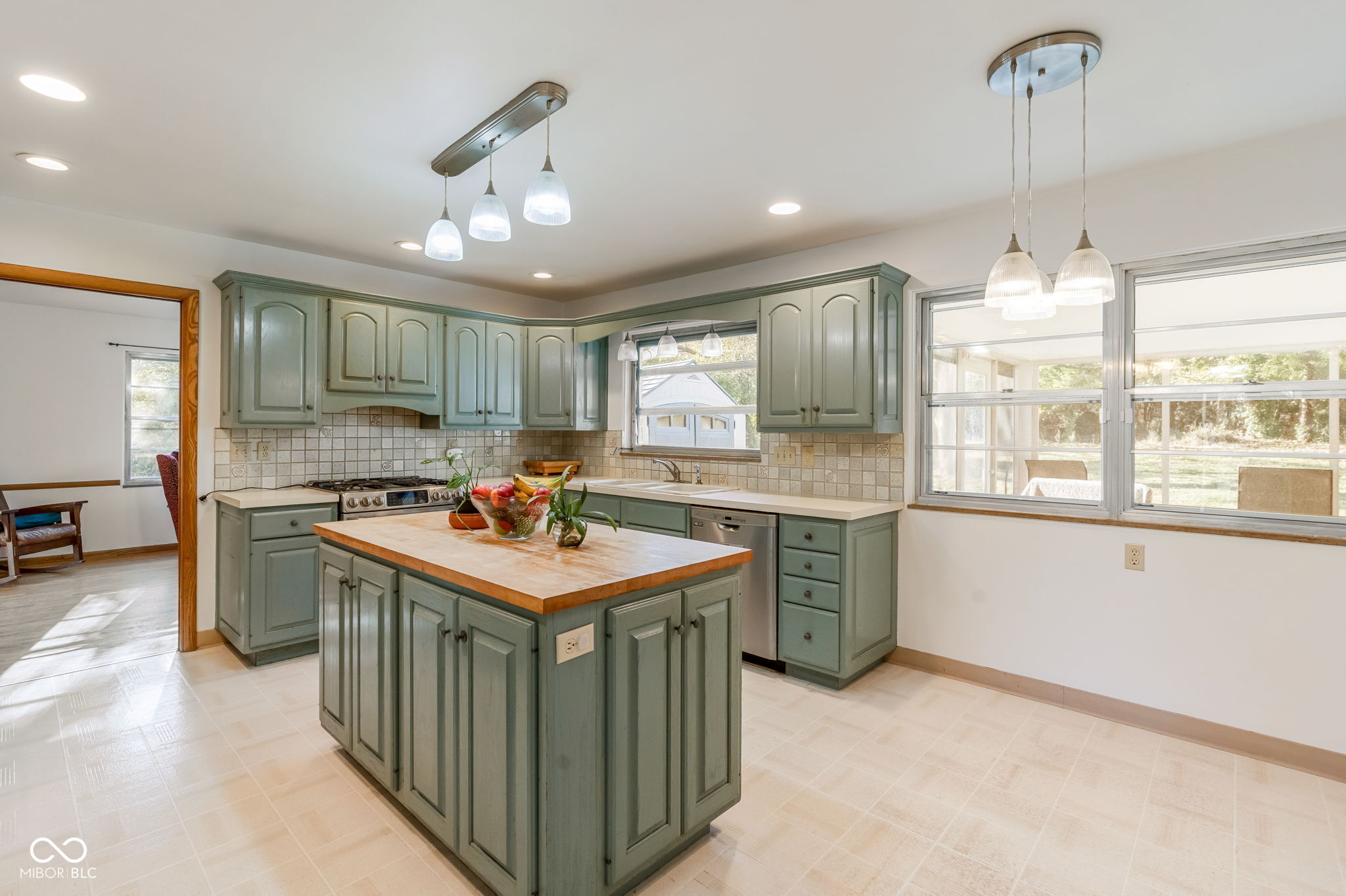 5940 N Emerson Avenue