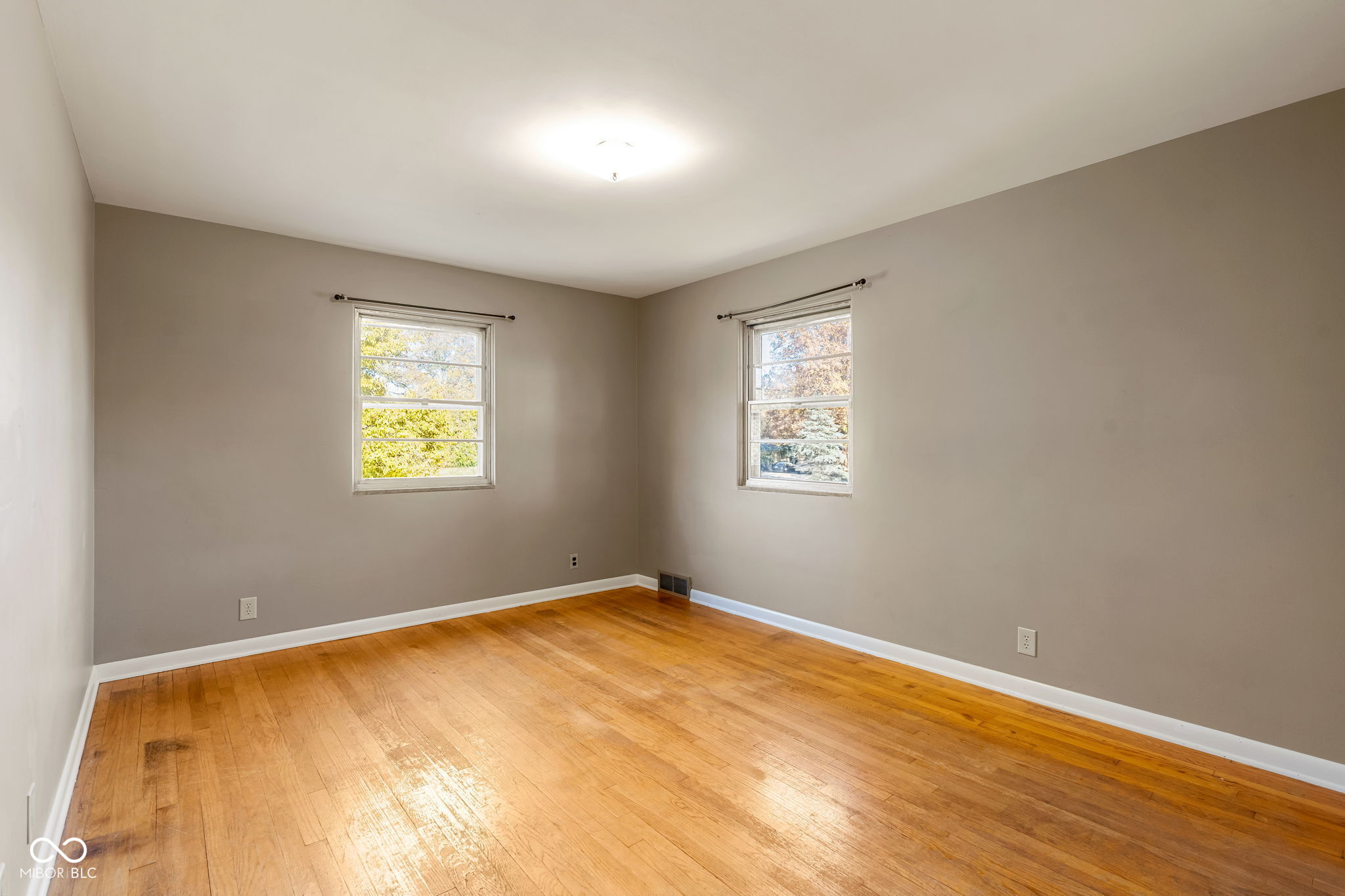 5940 N Emerson Avenue