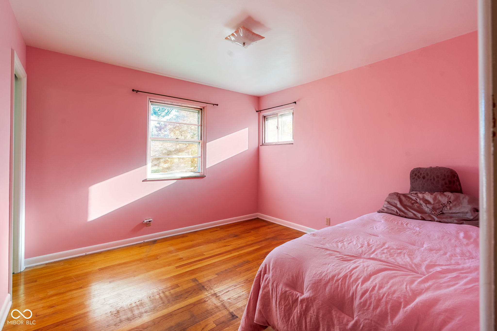 5940 N Emerson Avenue