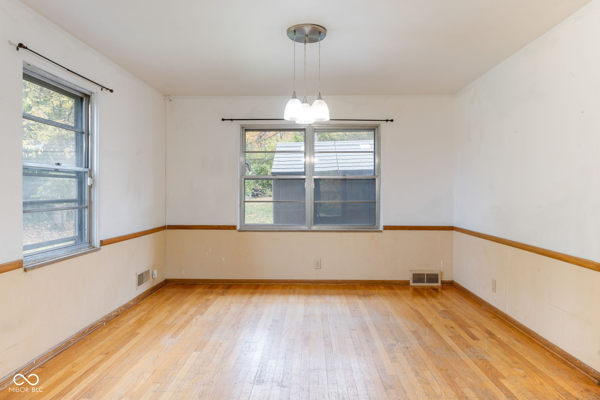 5940 N Emerson Avenue