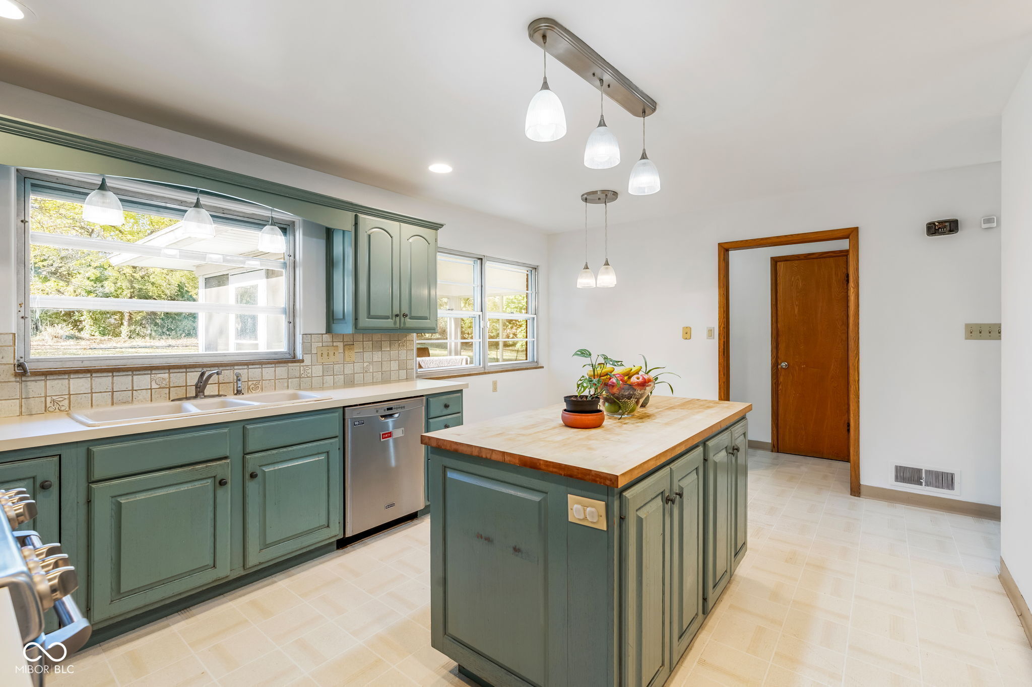 5940 N Emerson Avenue