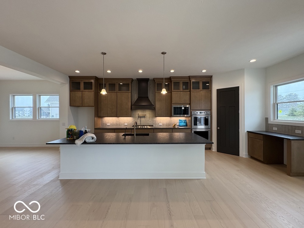 19704 Chatsworth Boulevard