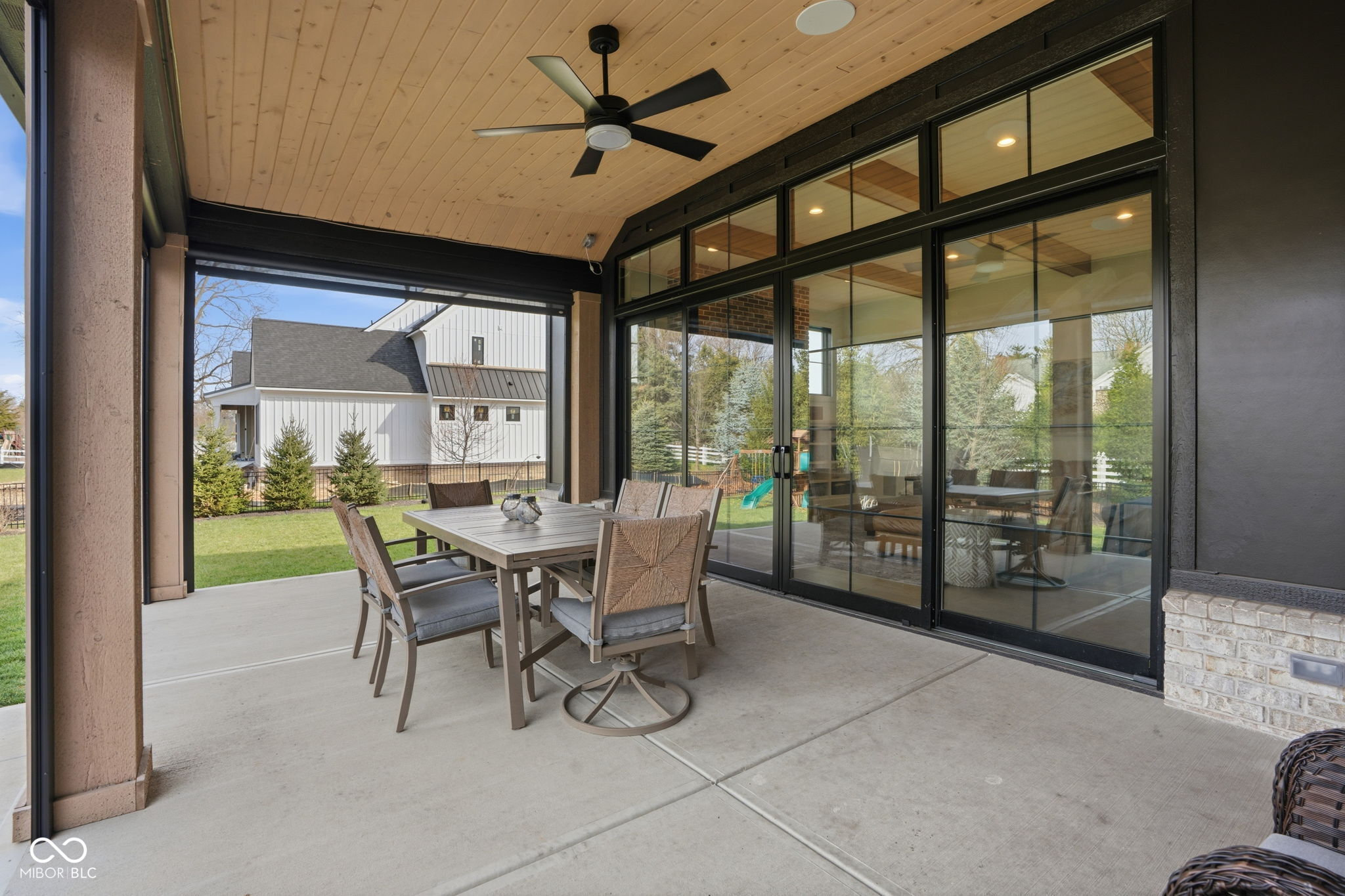 15860 Oak Park Vista