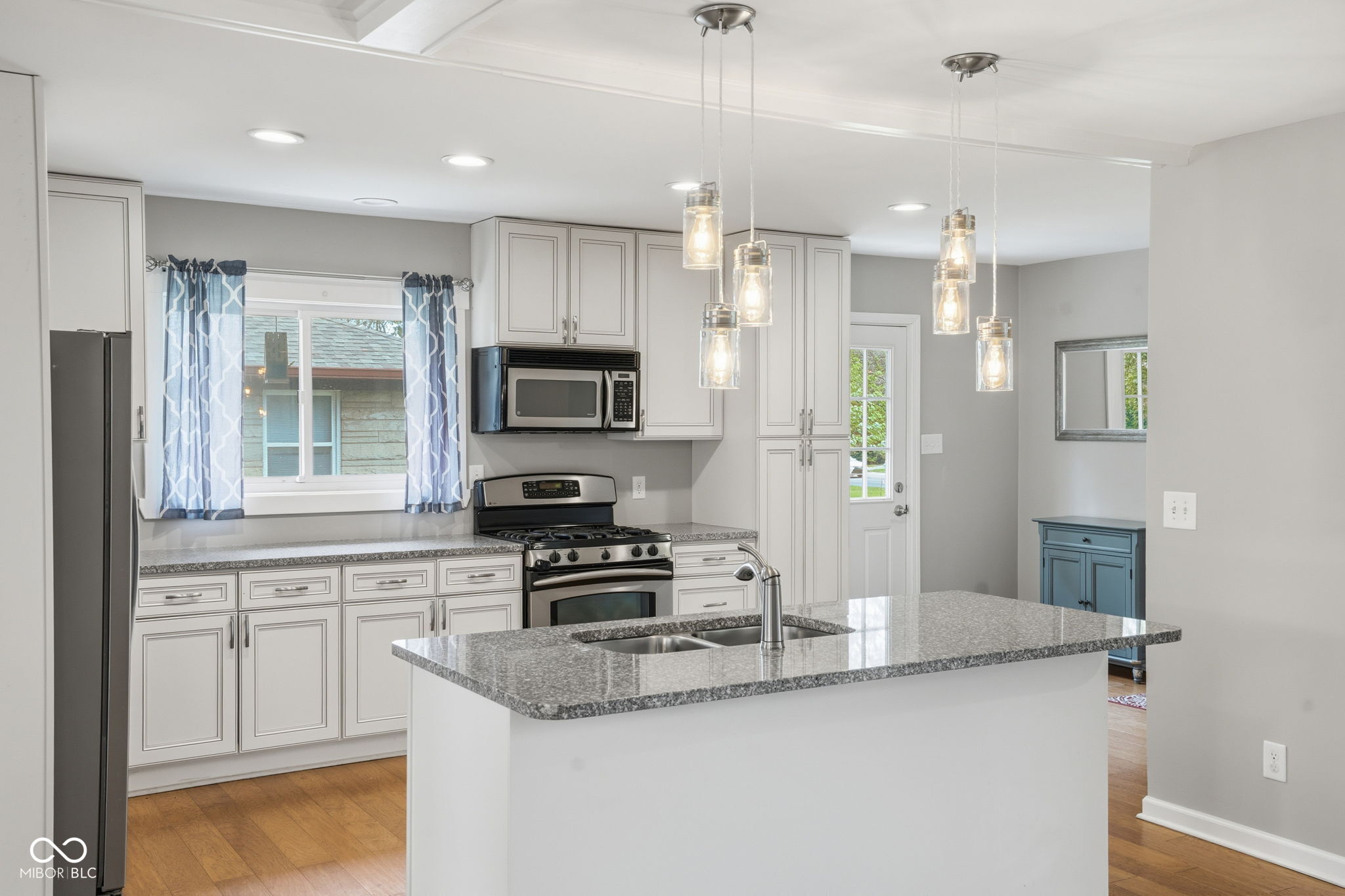 4865 Kessler Boulevard East Drive