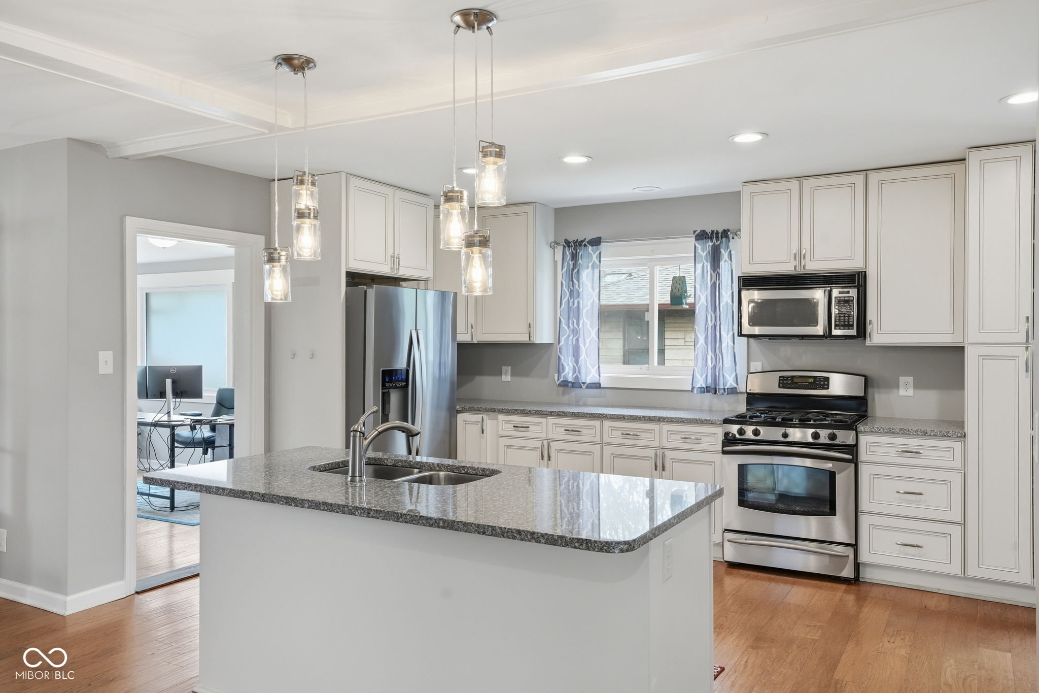 4865 Kessler Boulevard East Drive