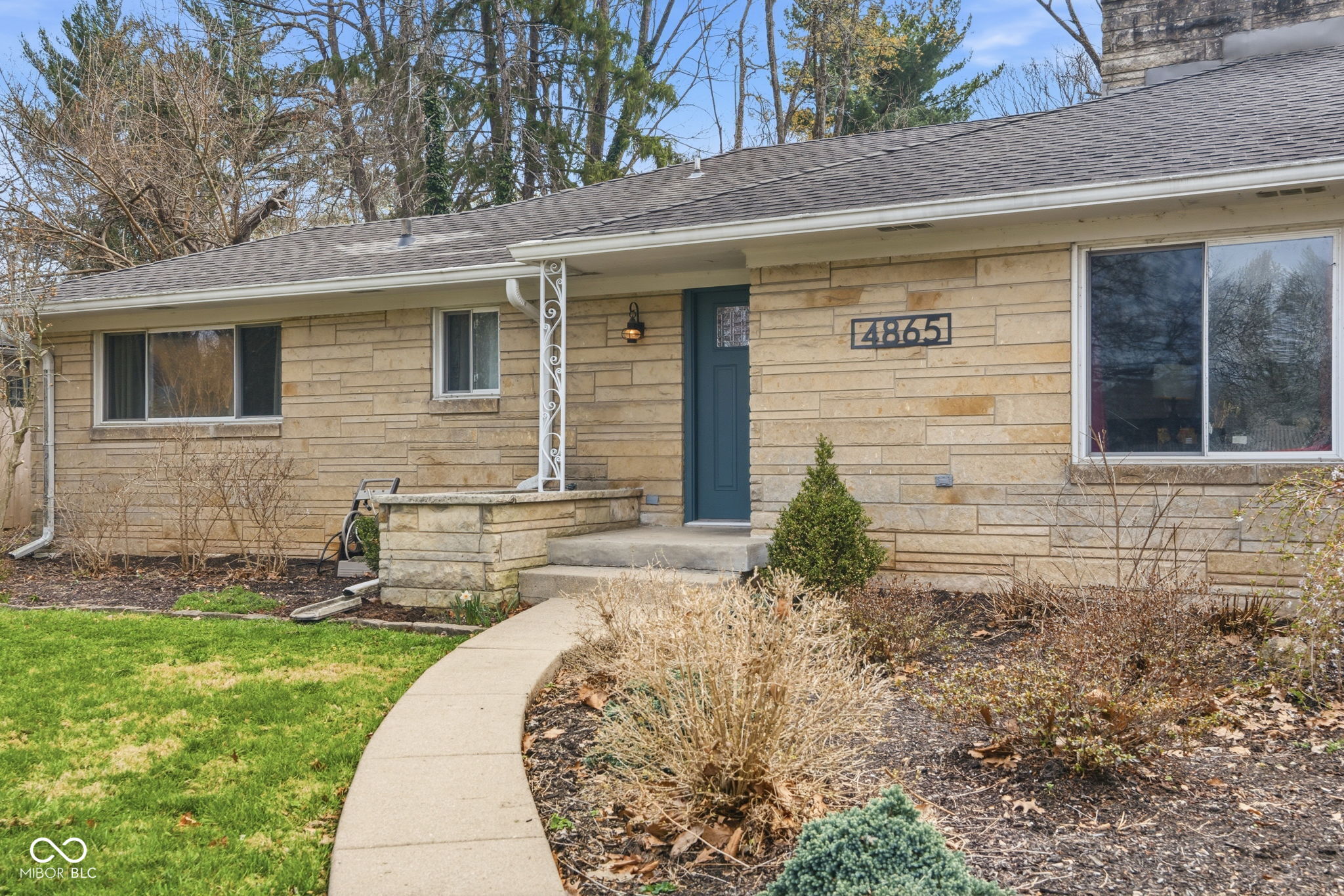 4865 Kessler Boulevard East Drive