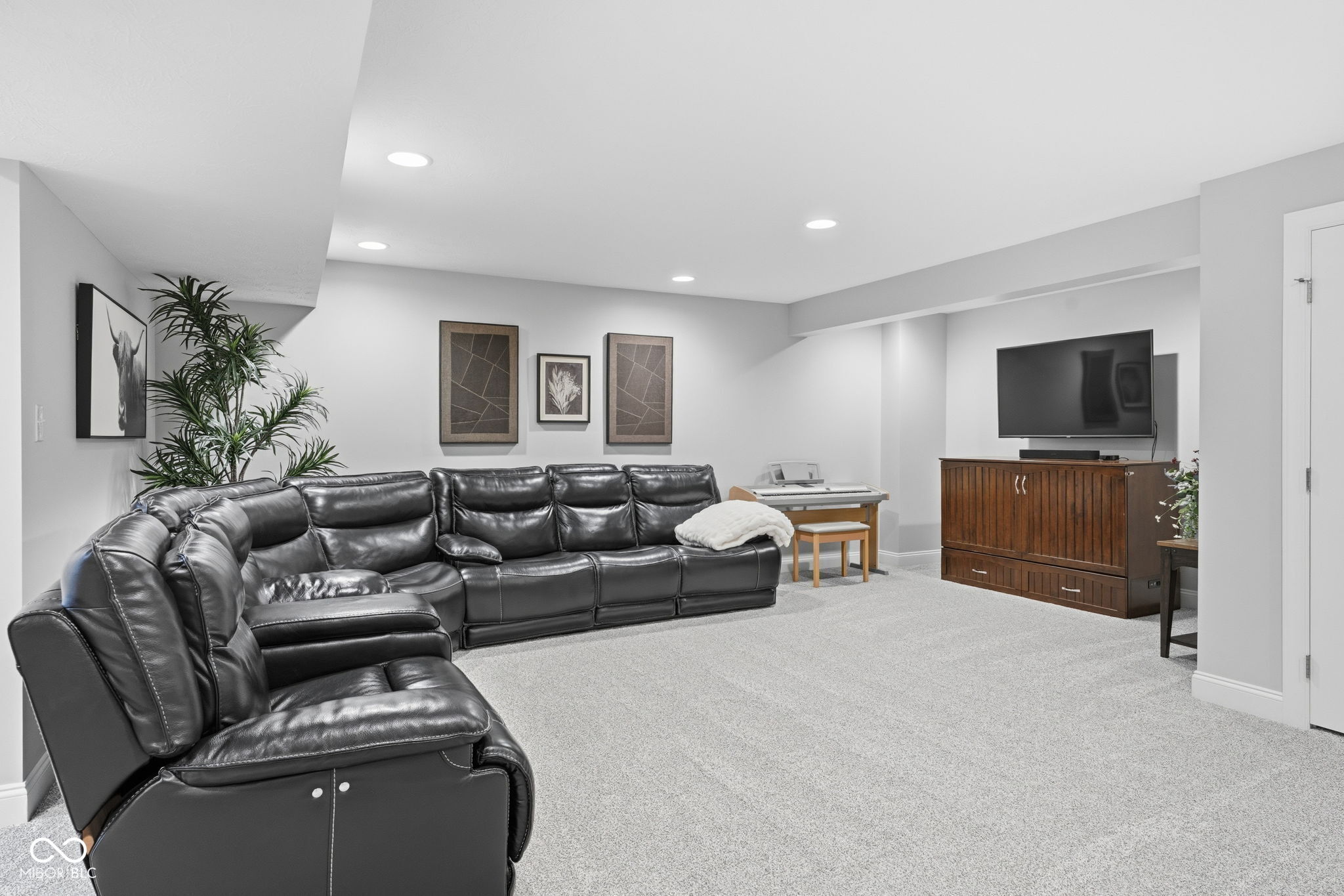 5069 Montview Way
