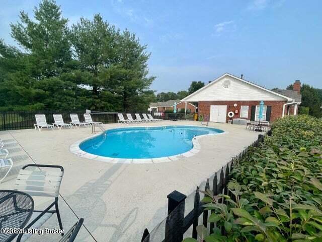 11002 Rutgers Ct