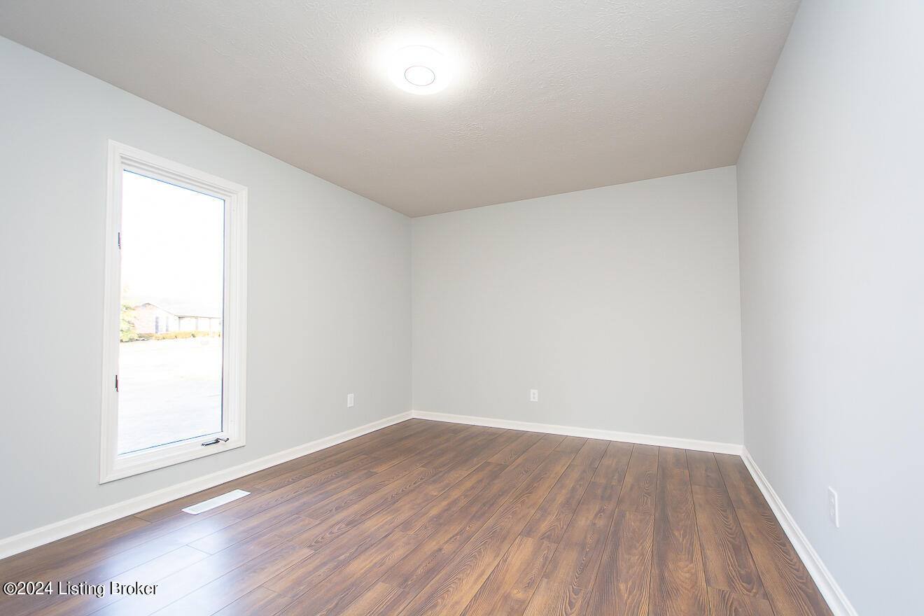 4104 Riveroaks Ln