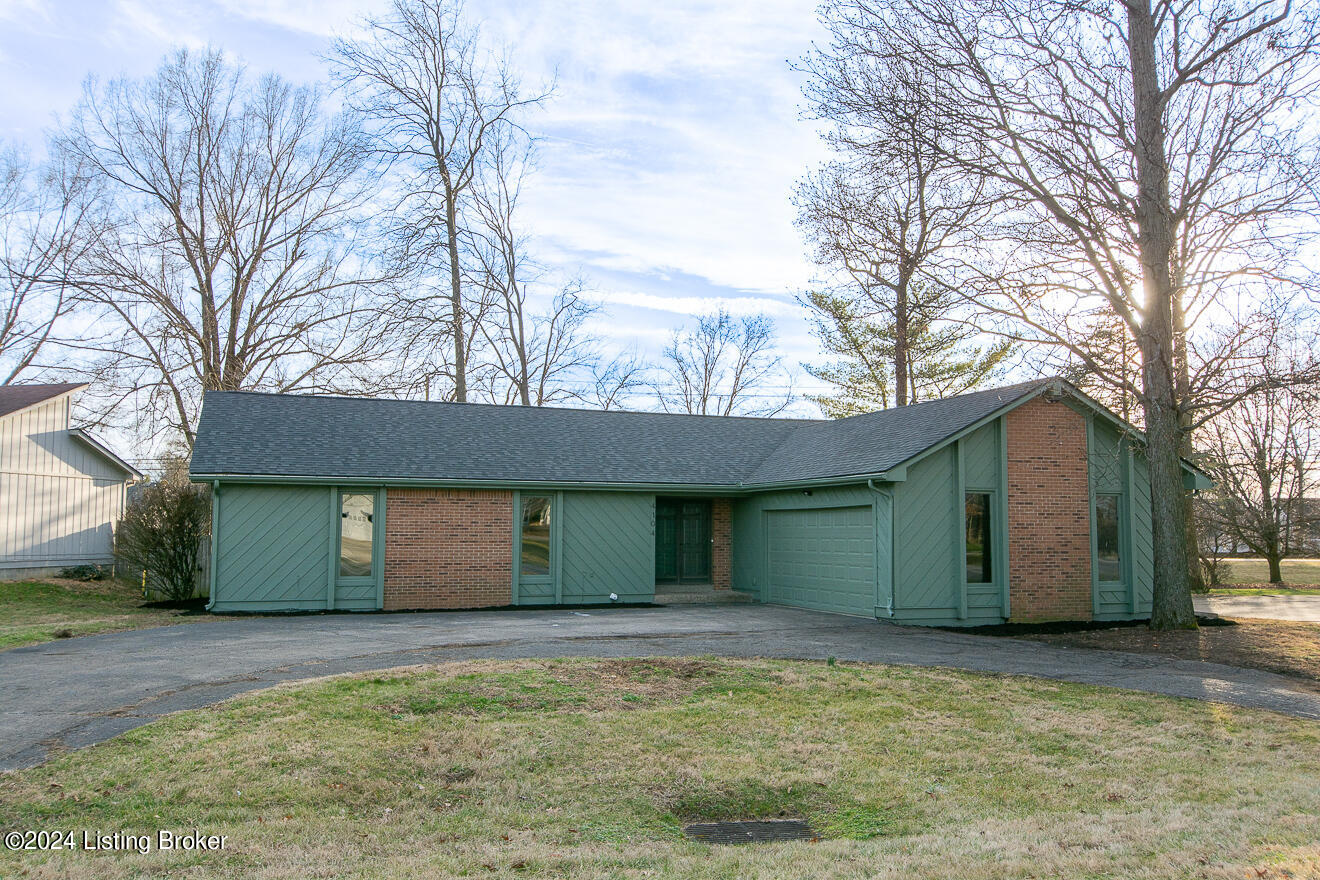 4104 Riveroaks Ln