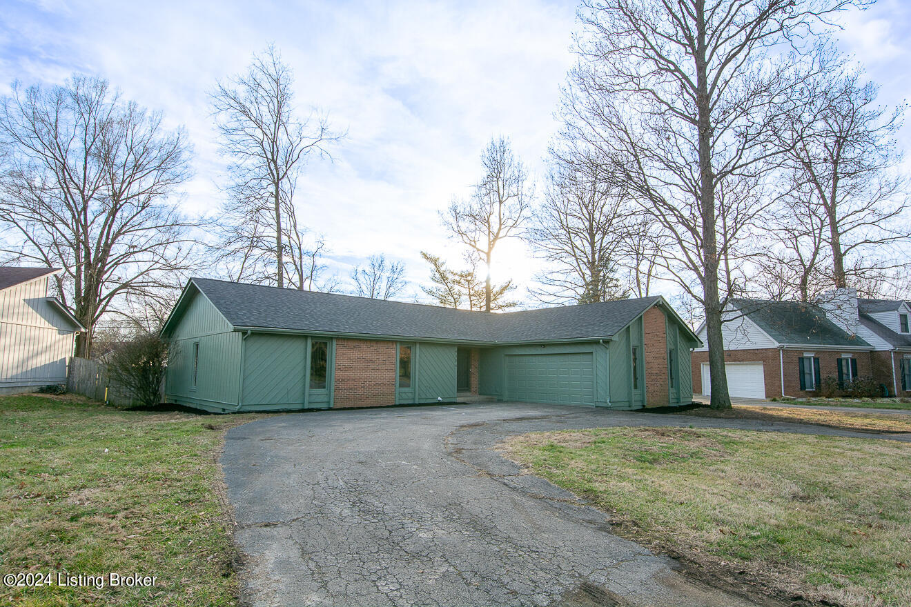 4104 Riveroaks Ln