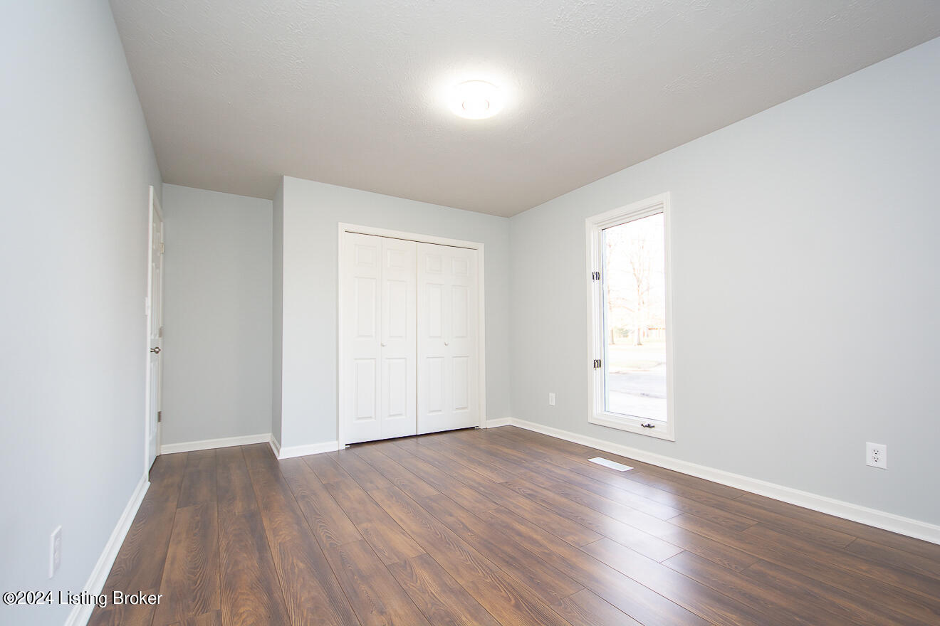 4104 Riveroaks Ln