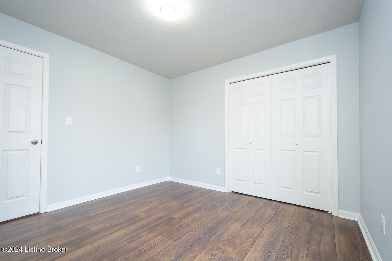 4104 Riveroaks Ln