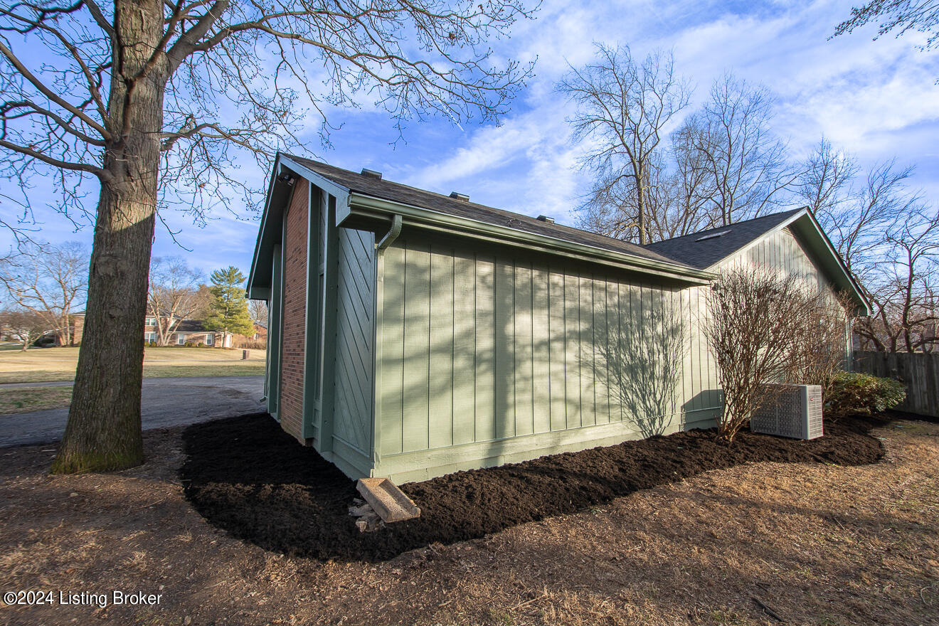 4104 Riveroaks Ln