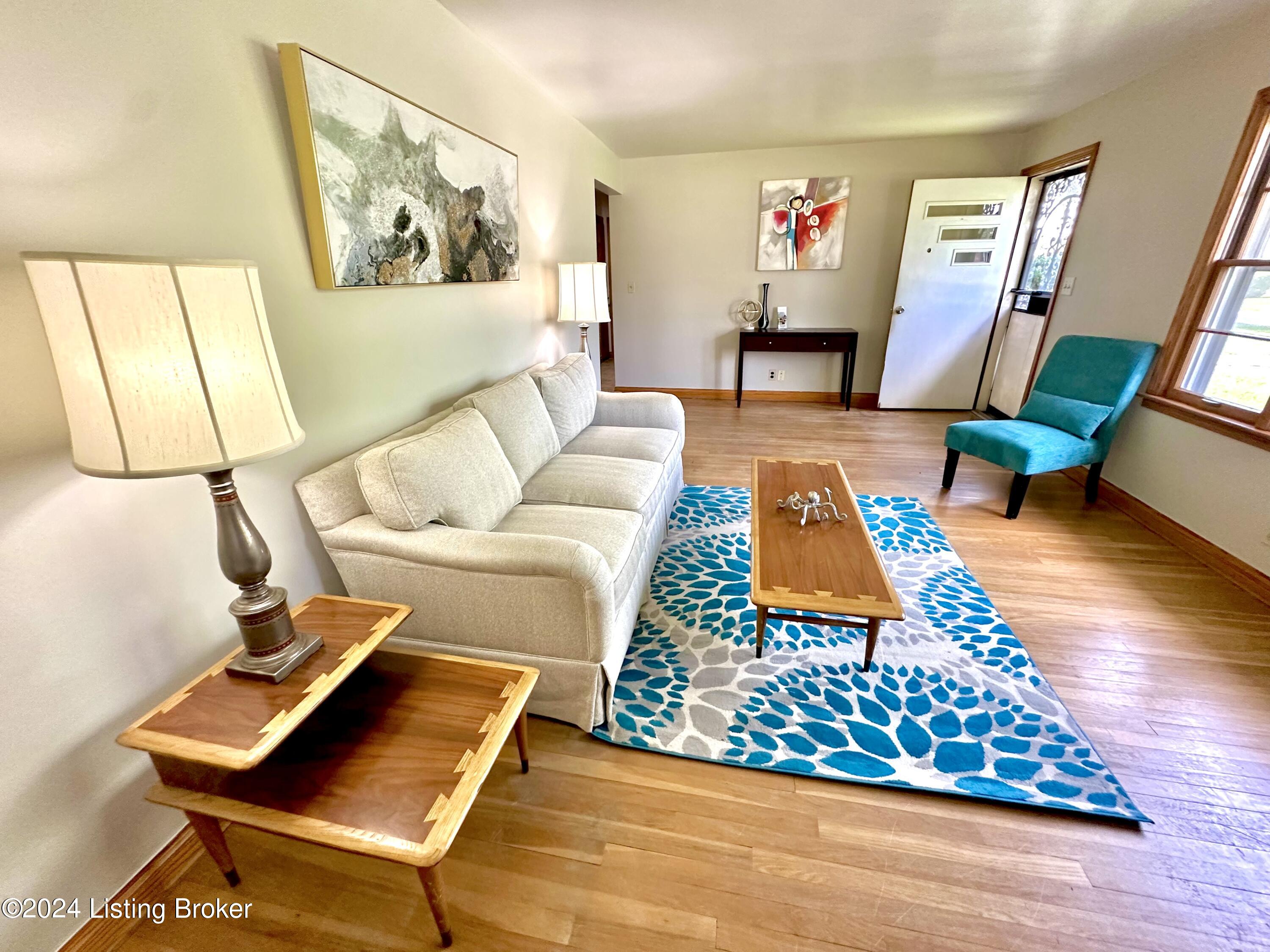 2326 Lindsey Dr