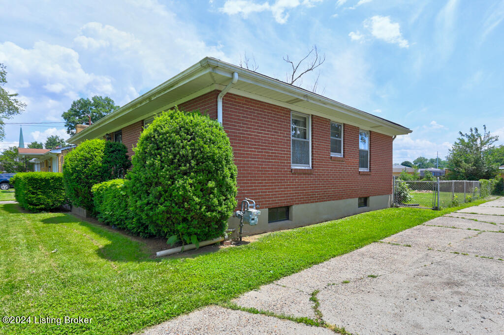 2326 Lindsey Dr