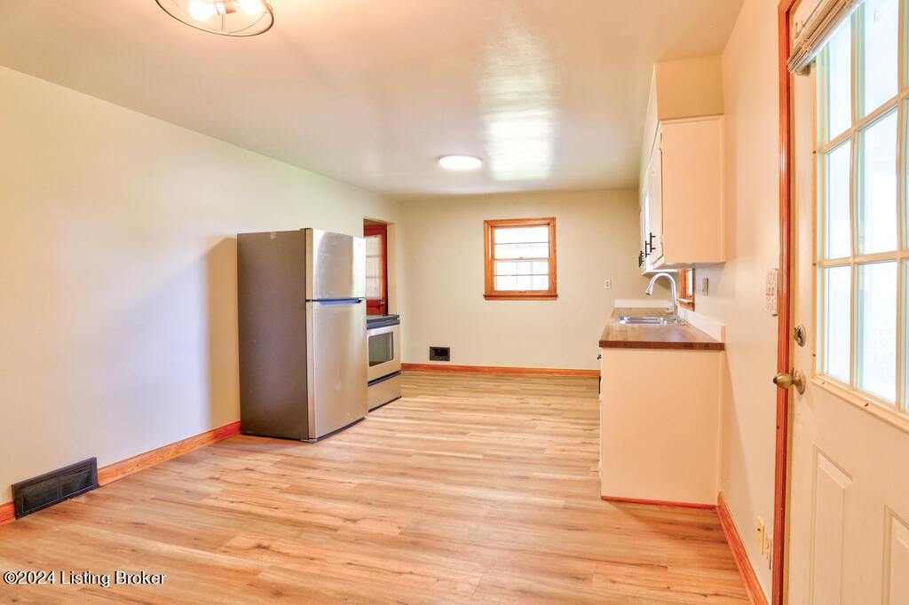 2326 Lindsey Dr