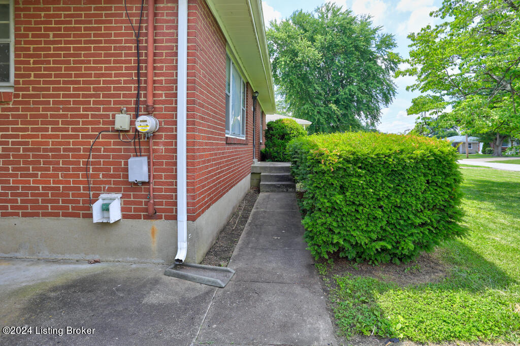 2326 Lindsey Dr
