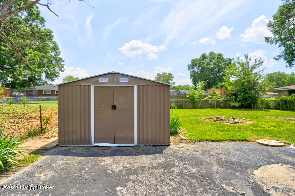 2326 Lindsey Dr