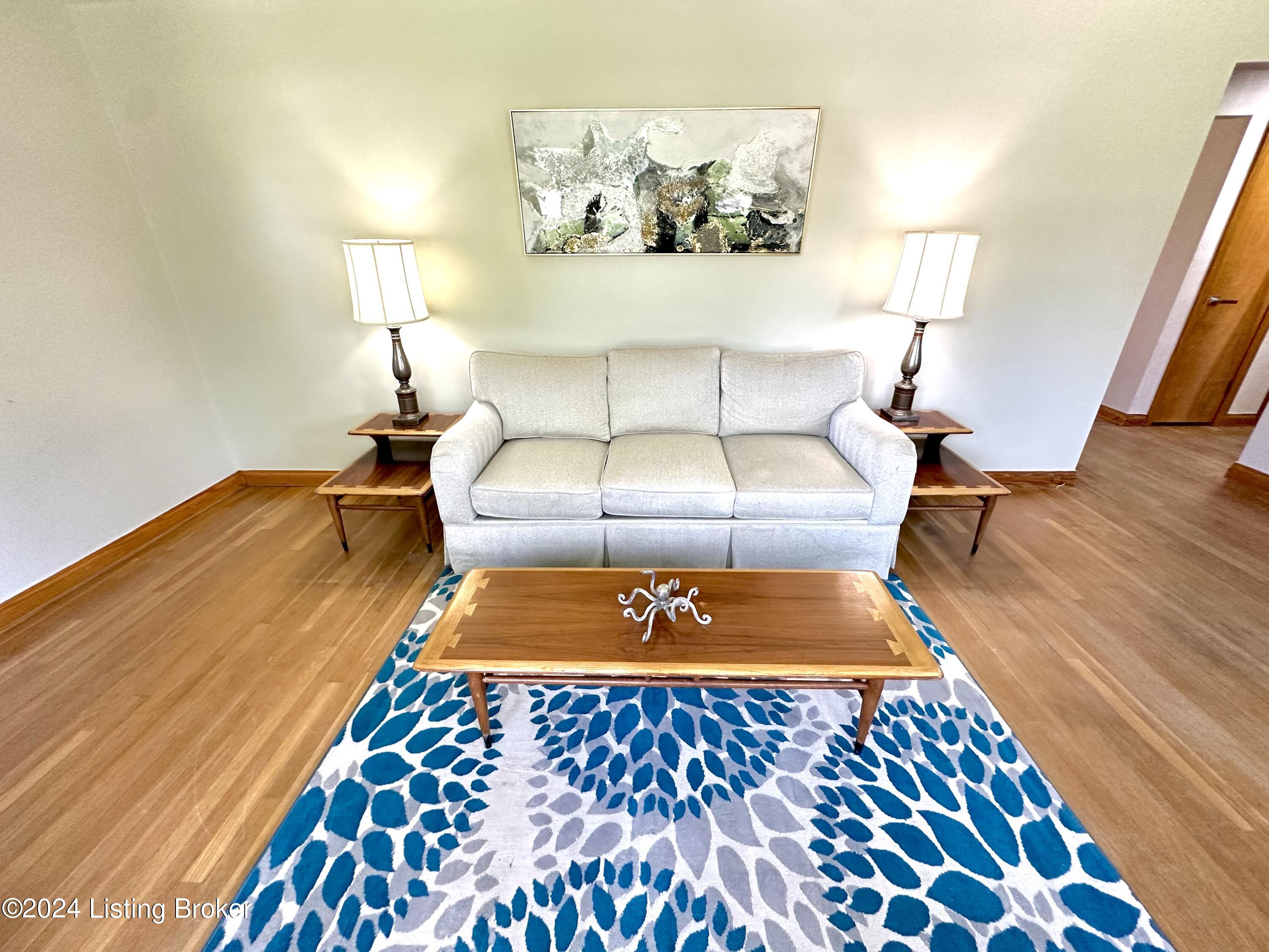 2326 Lindsey Dr