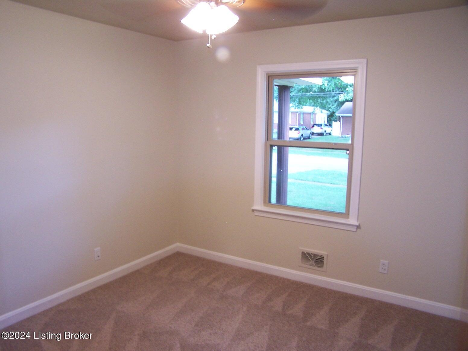 5926 Middlerose Cir
