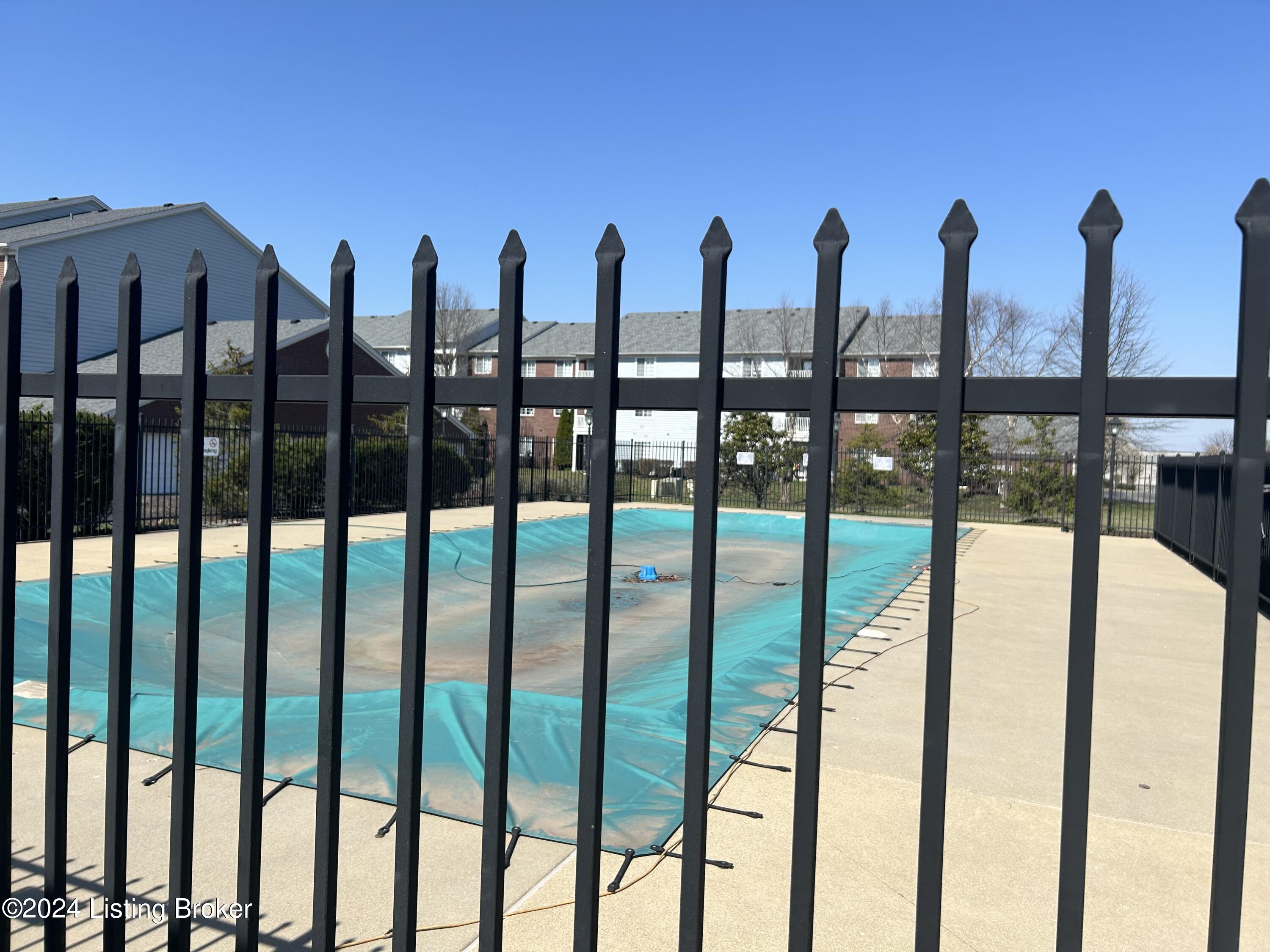 2601 Bradford Commons Dr, 204