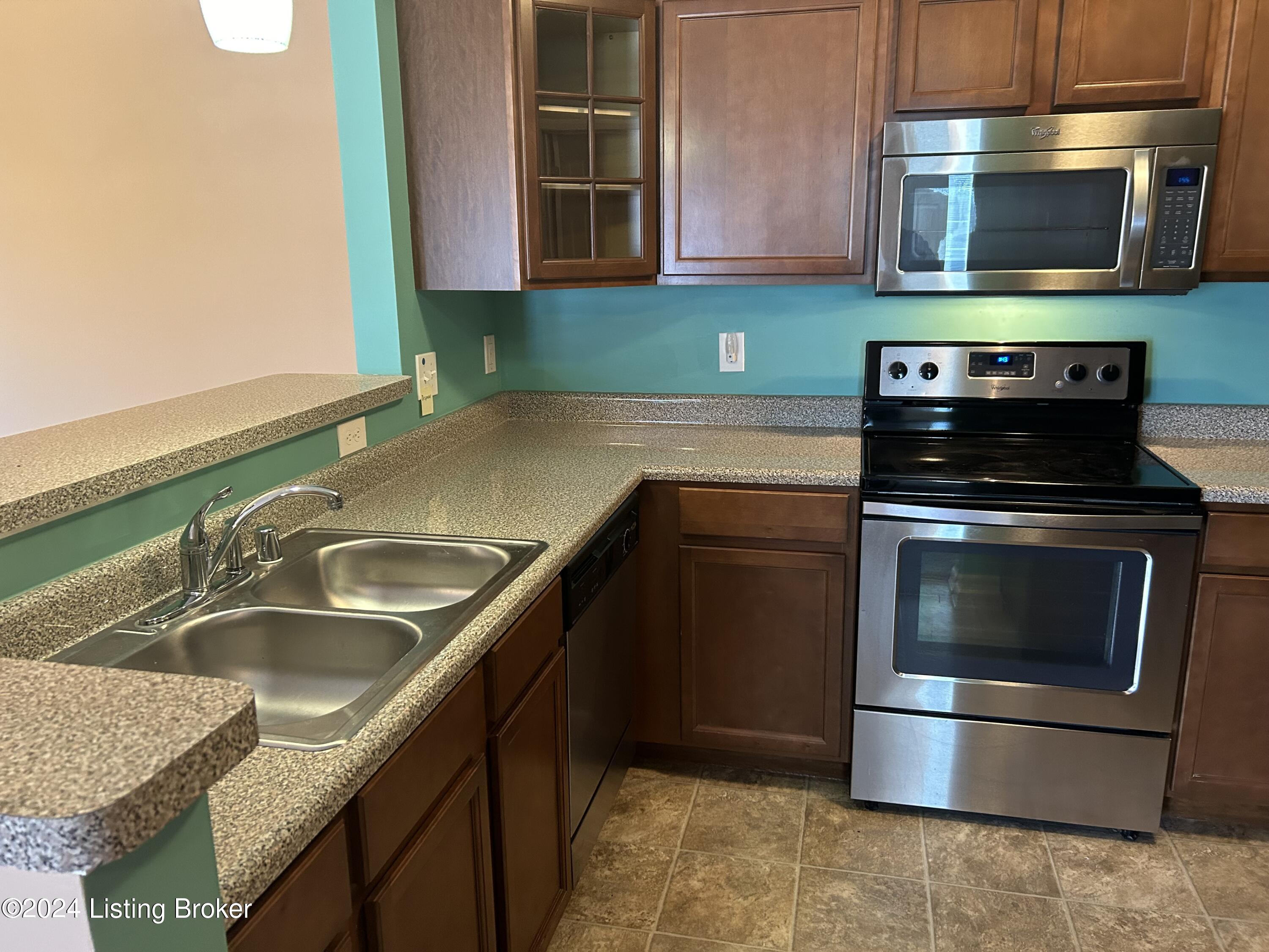2601 Bradford Commons Dr, 204