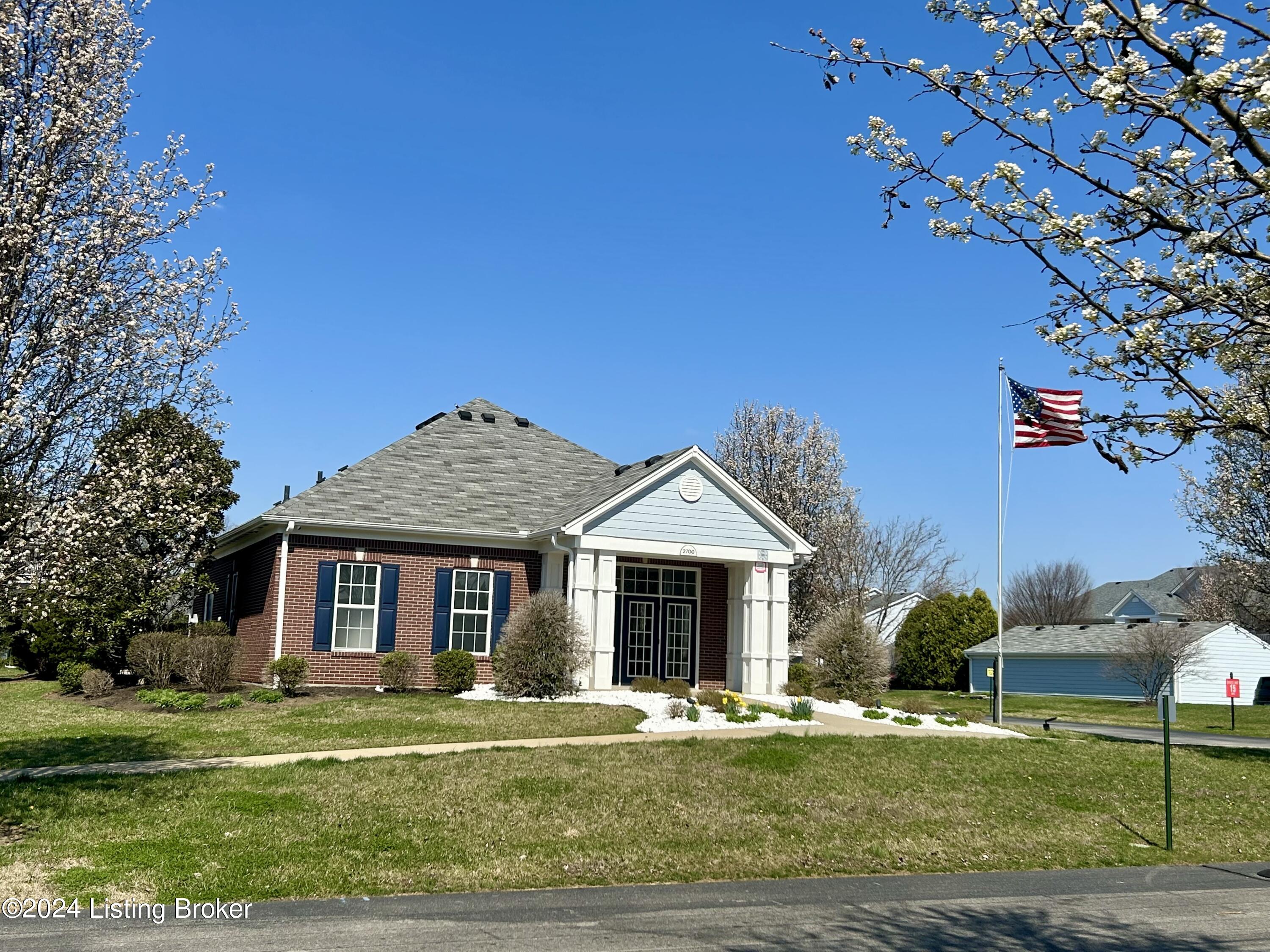 2601 Bradford Commons Dr, 204
