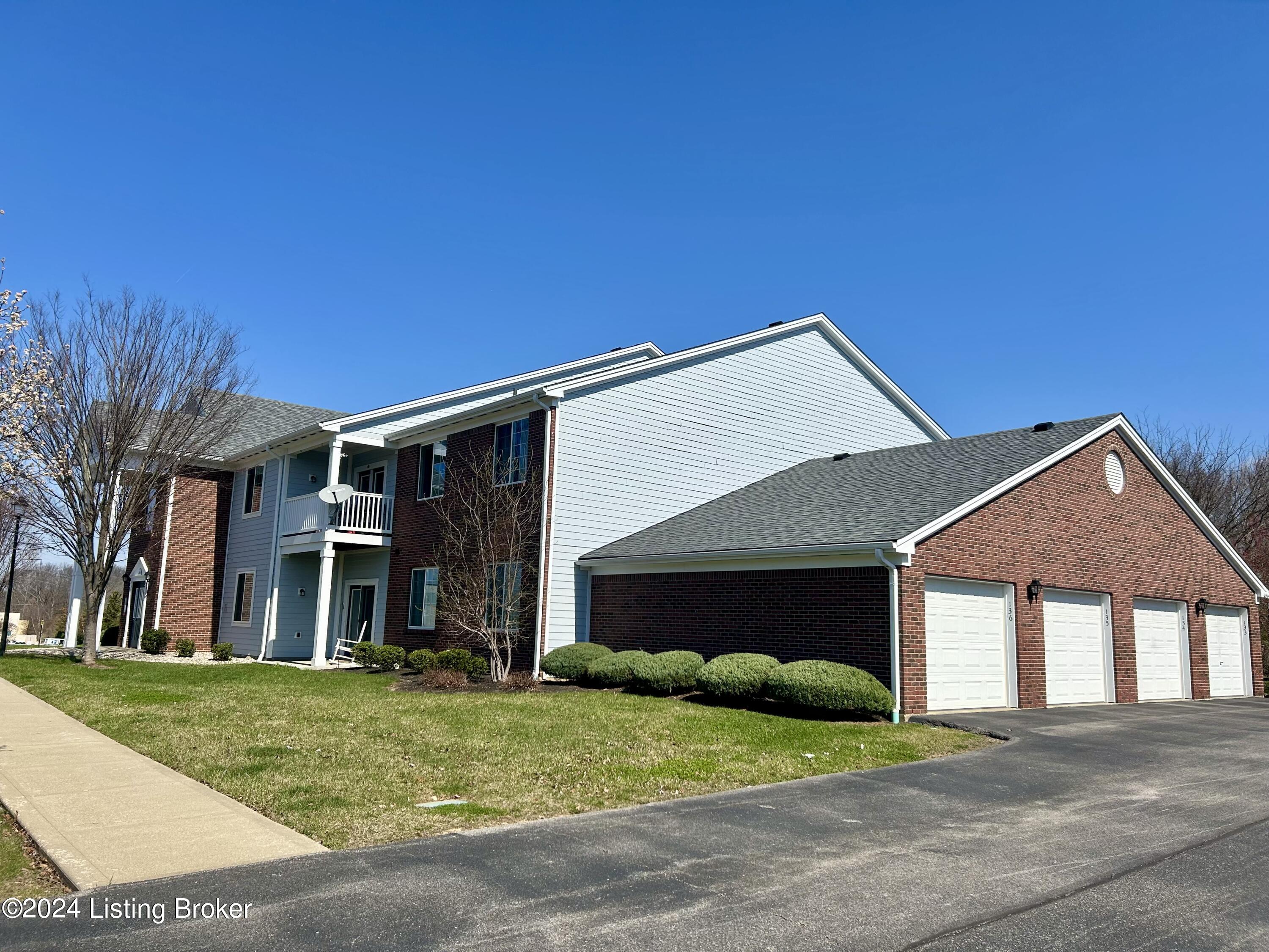 2601 Bradford Commons Dr, 204