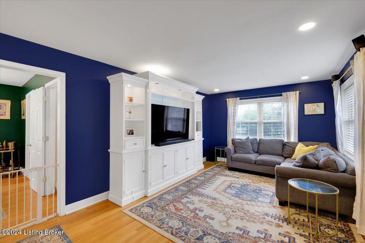 4199 Blenheim Rd
