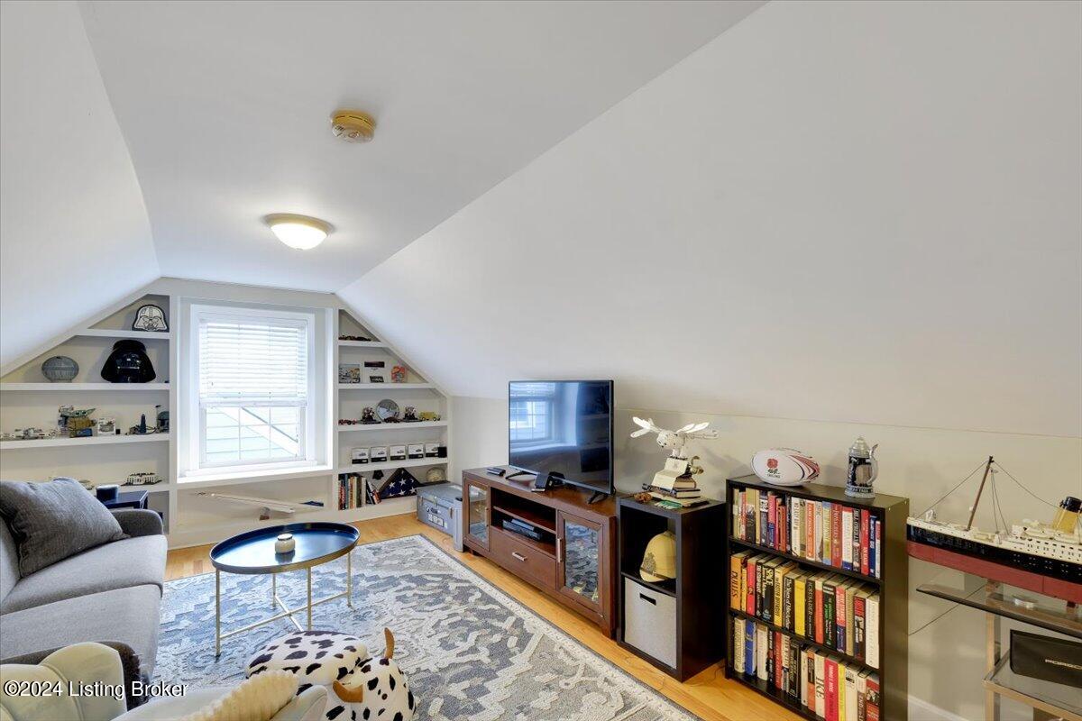 4199 Blenheim Rd