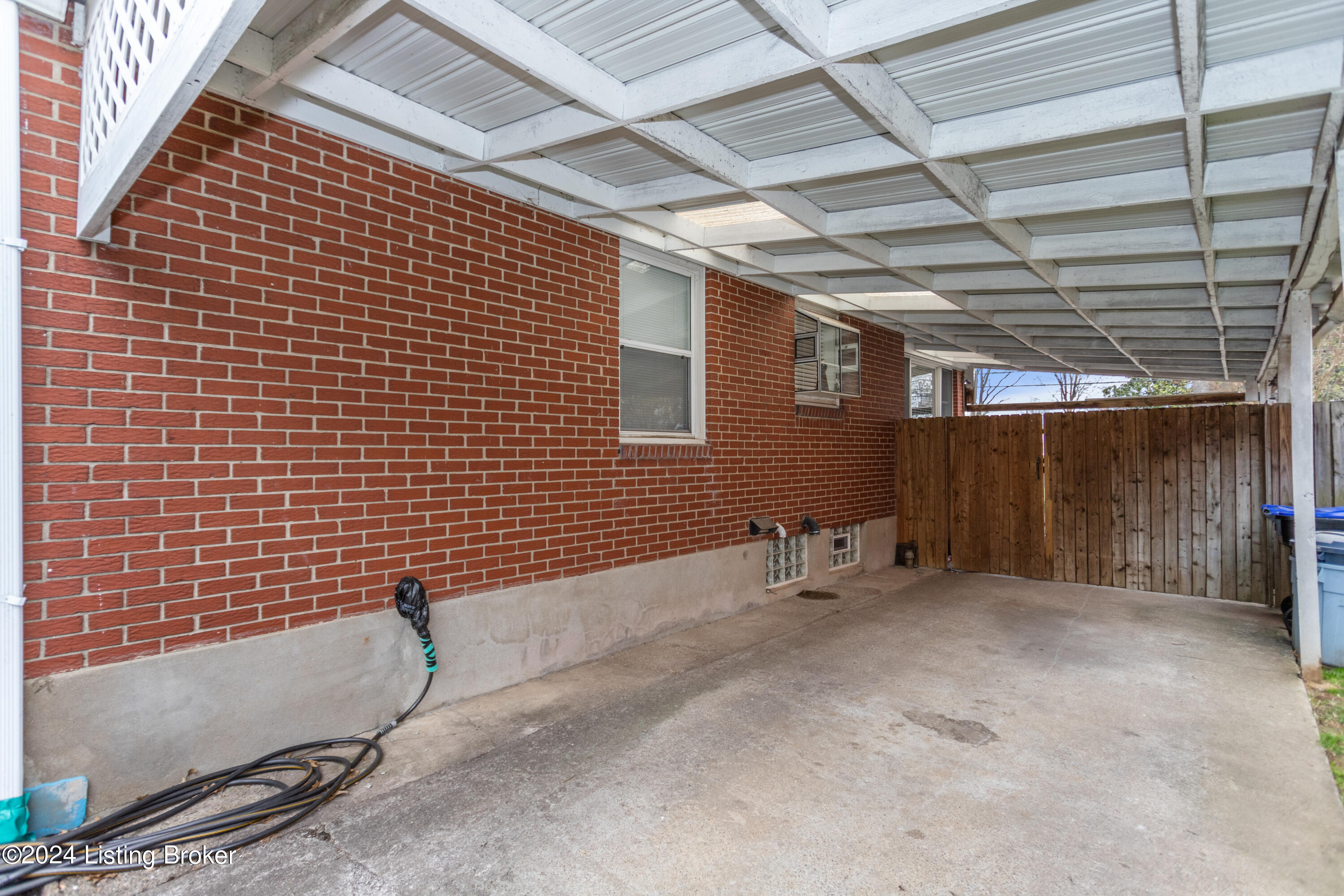 3722 Glen Oak Dr