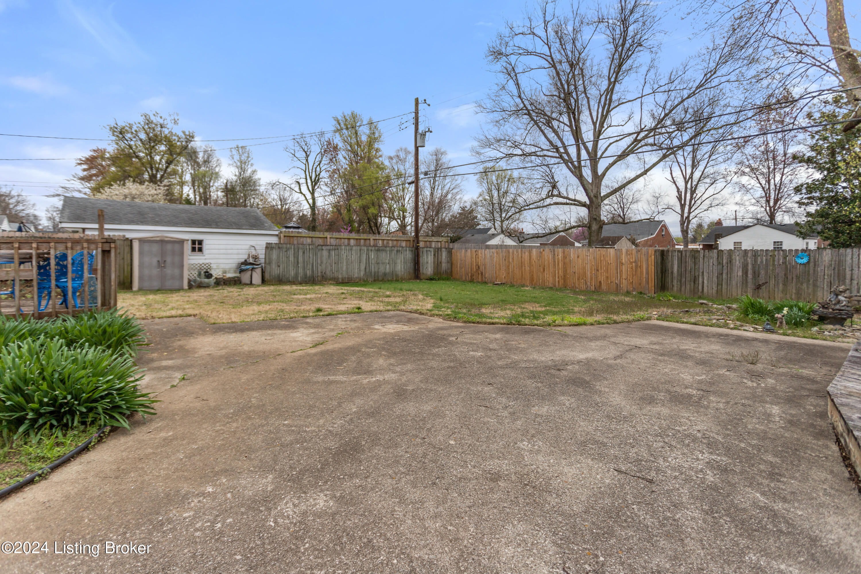 3722 Glen Oak Dr