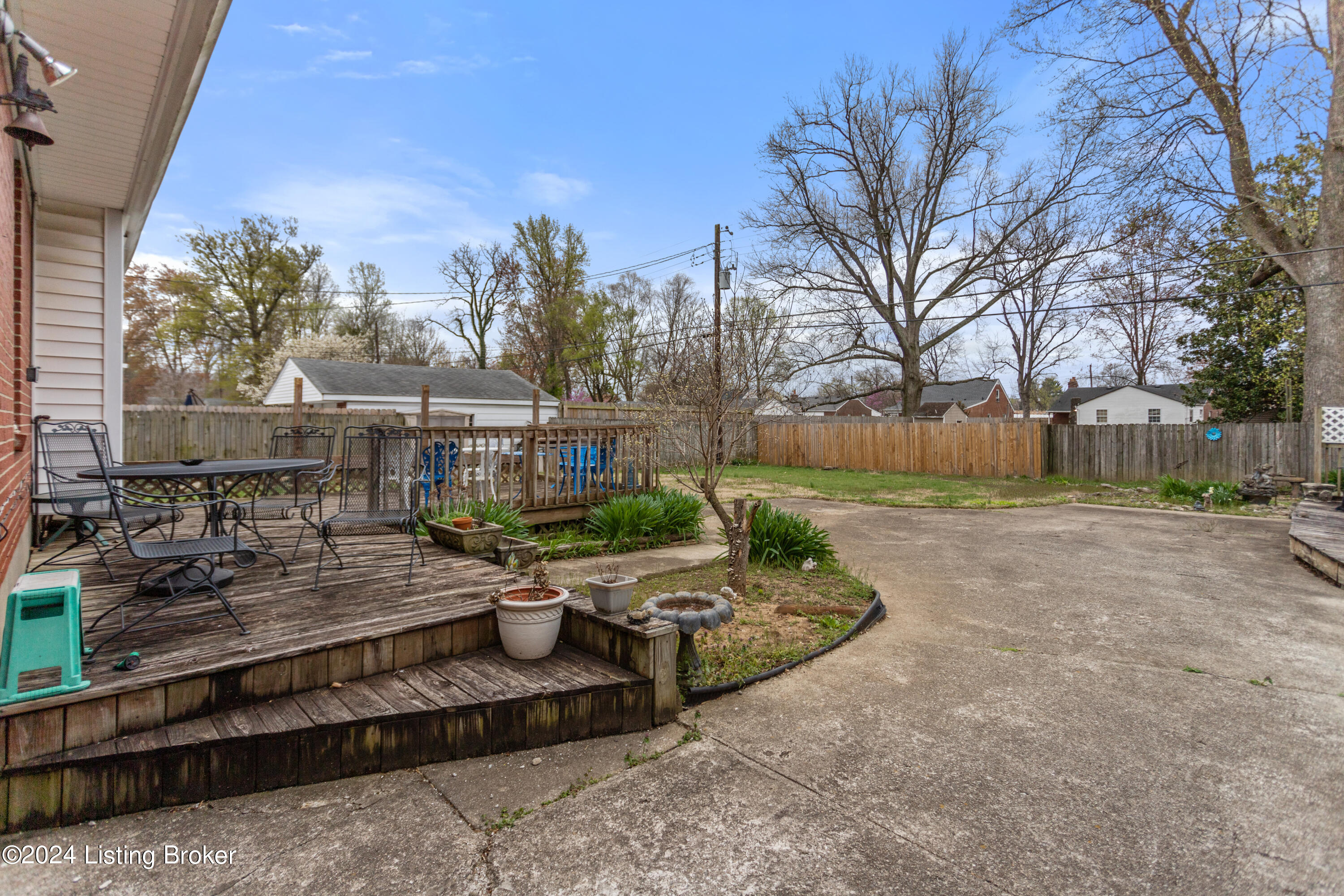 3722 Glen Oak Dr