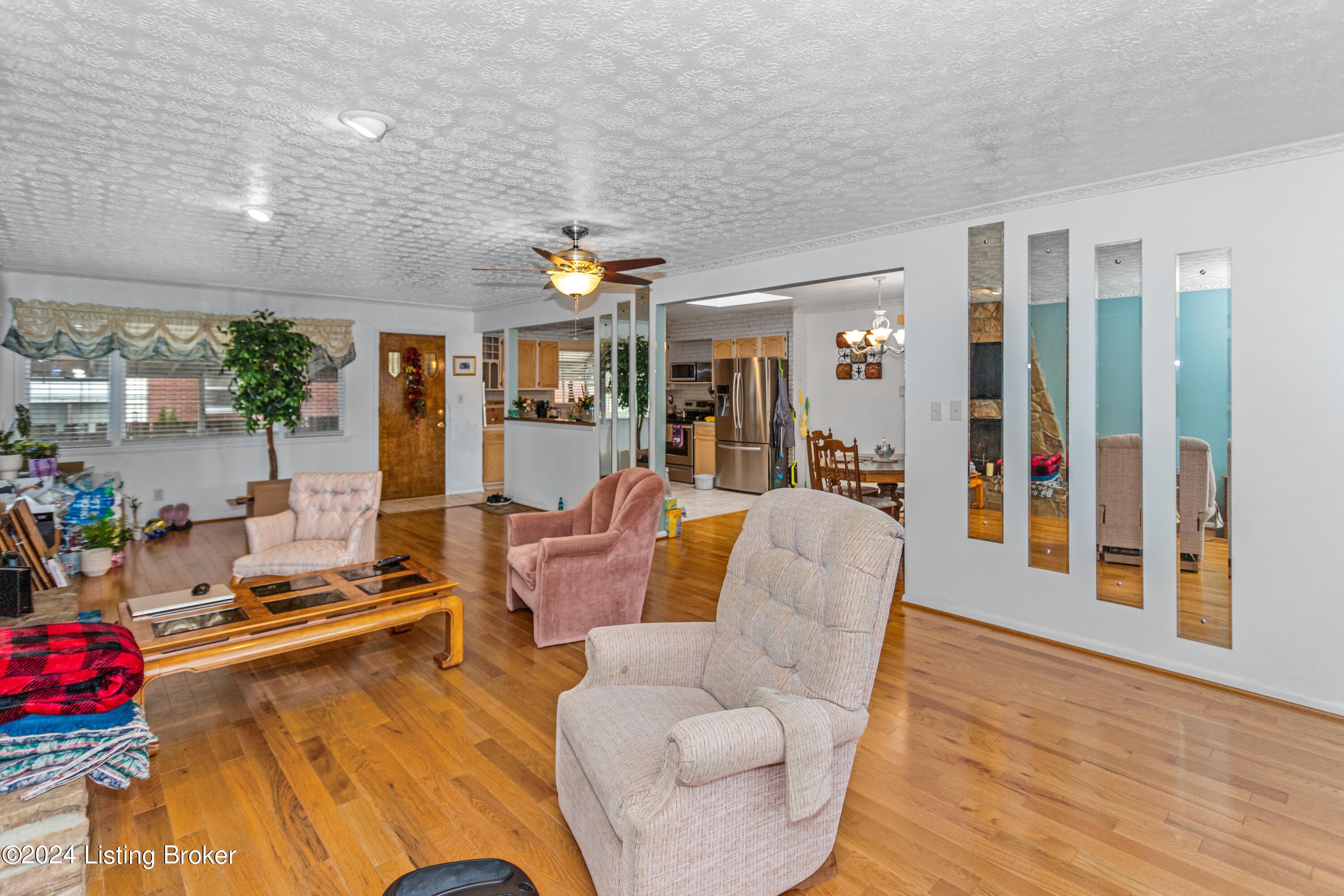 3722 Glen Oak Dr