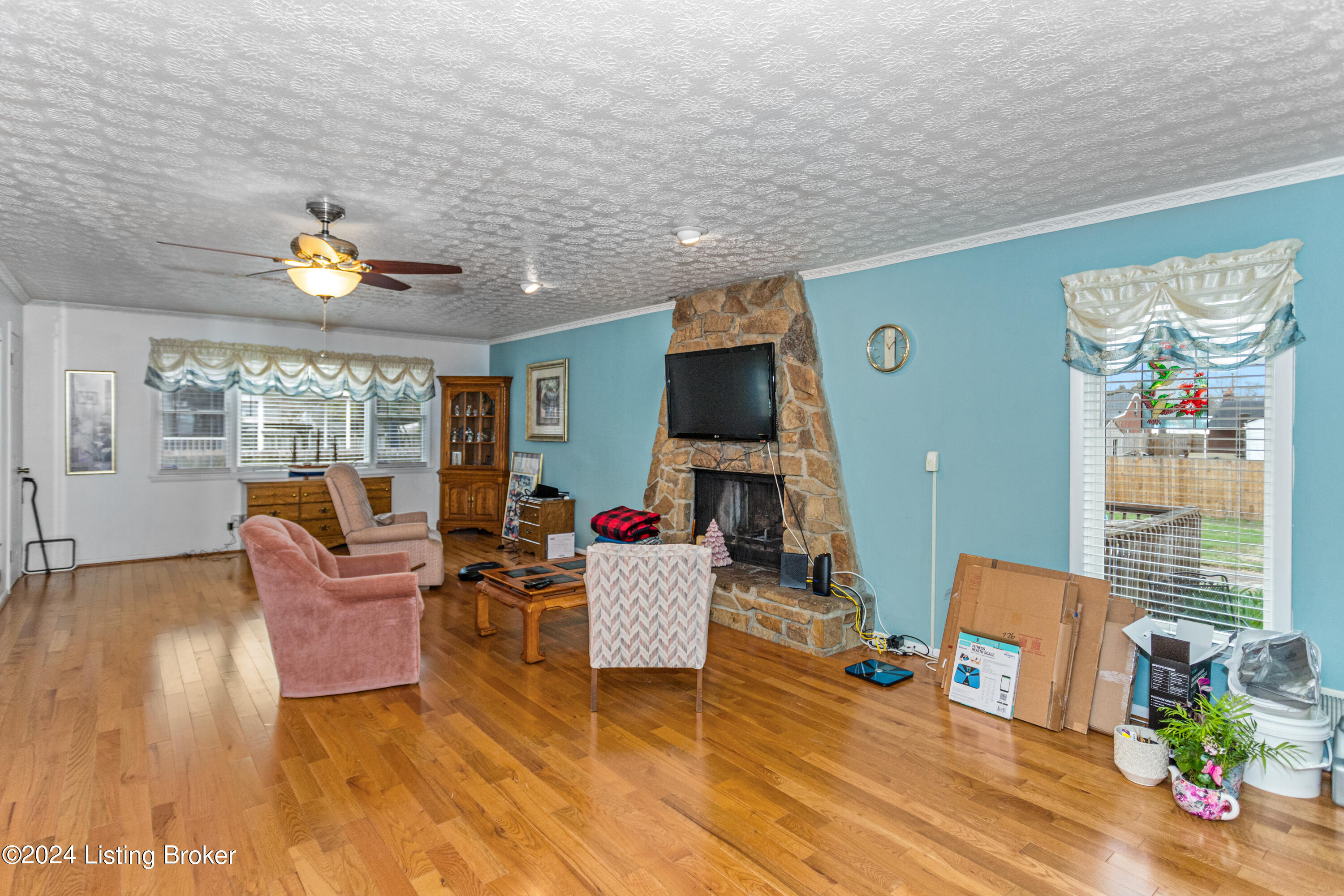 3722 Glen Oak Dr
