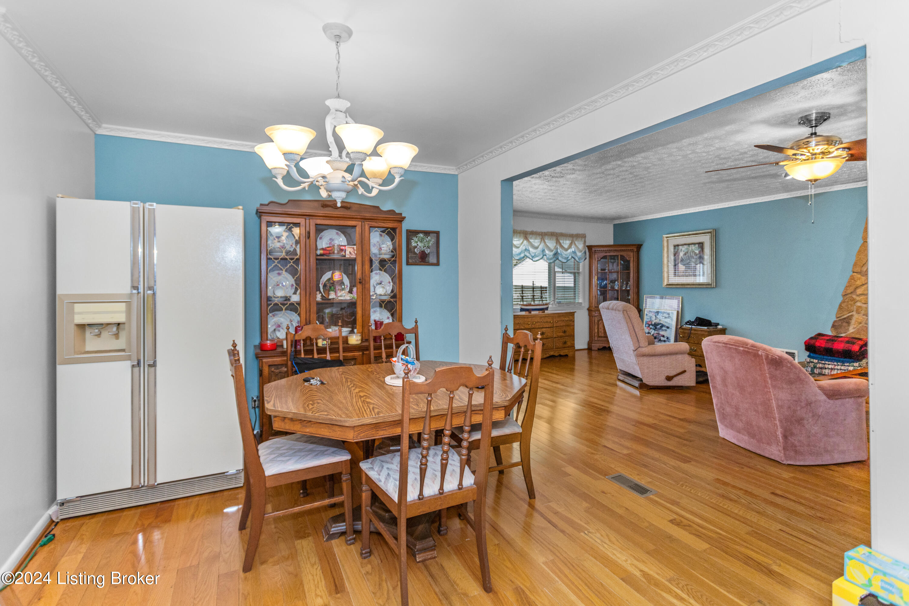 3722 Glen Oak Dr