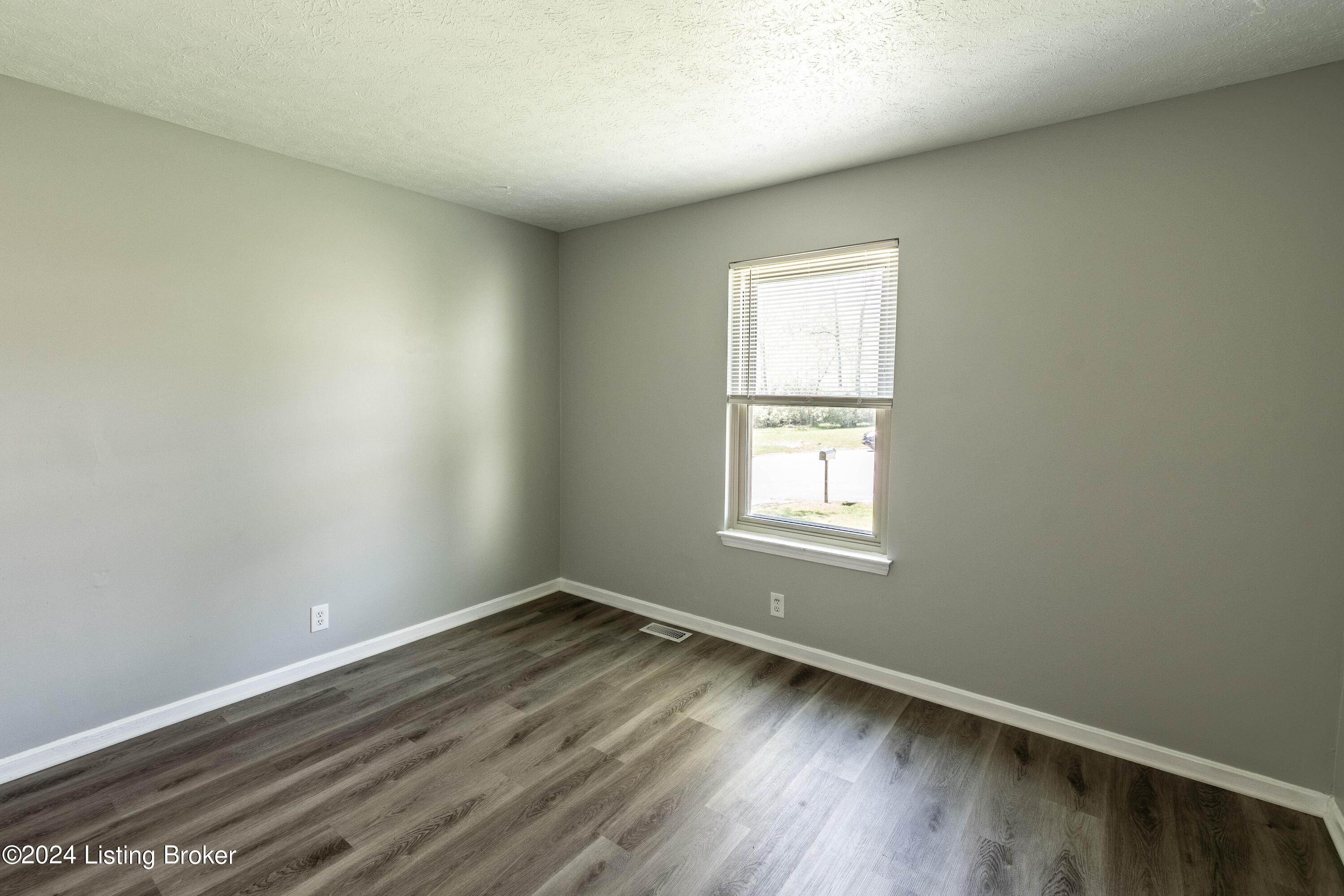 11003 Walbridge Ct