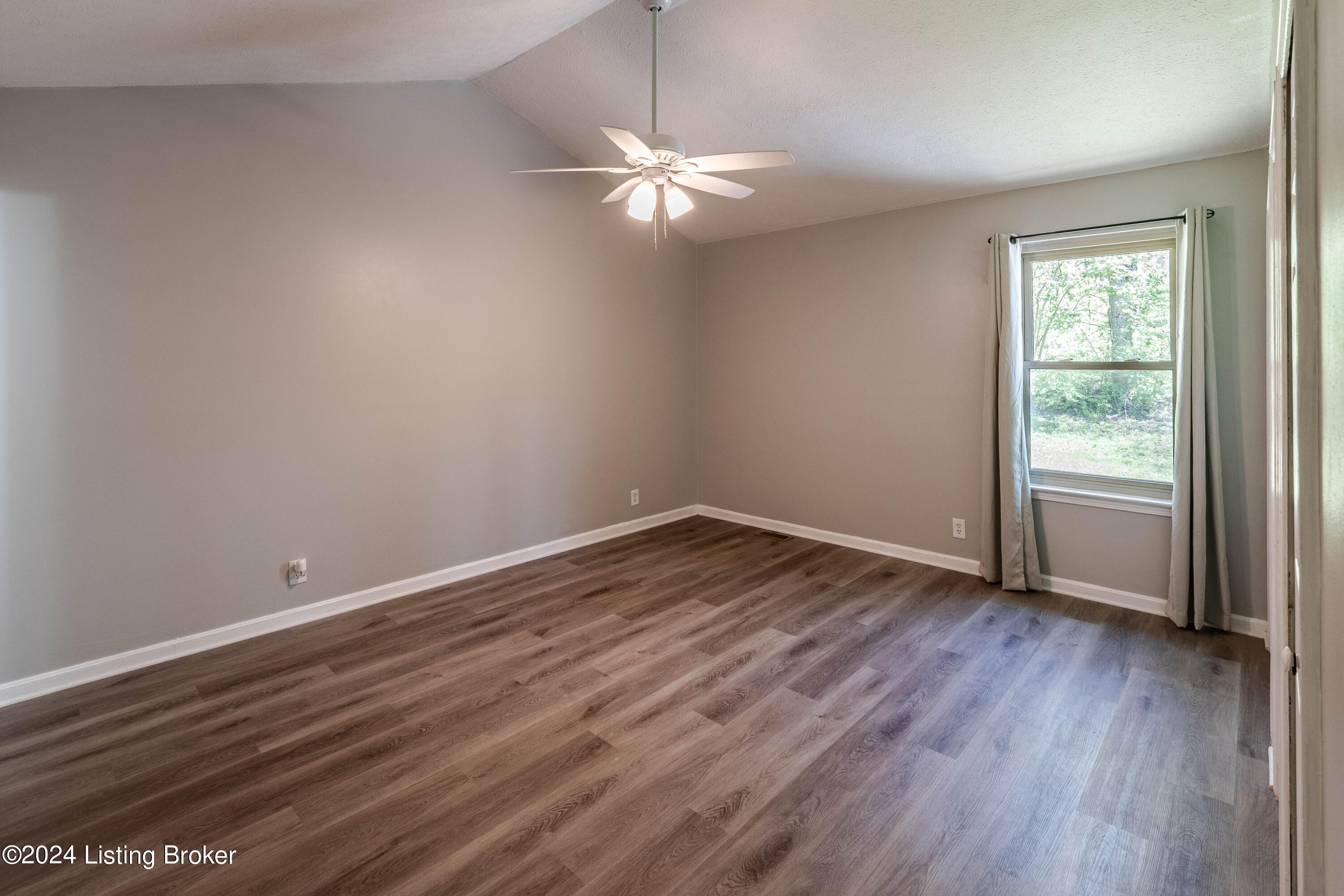 11003 Walbridge Ct