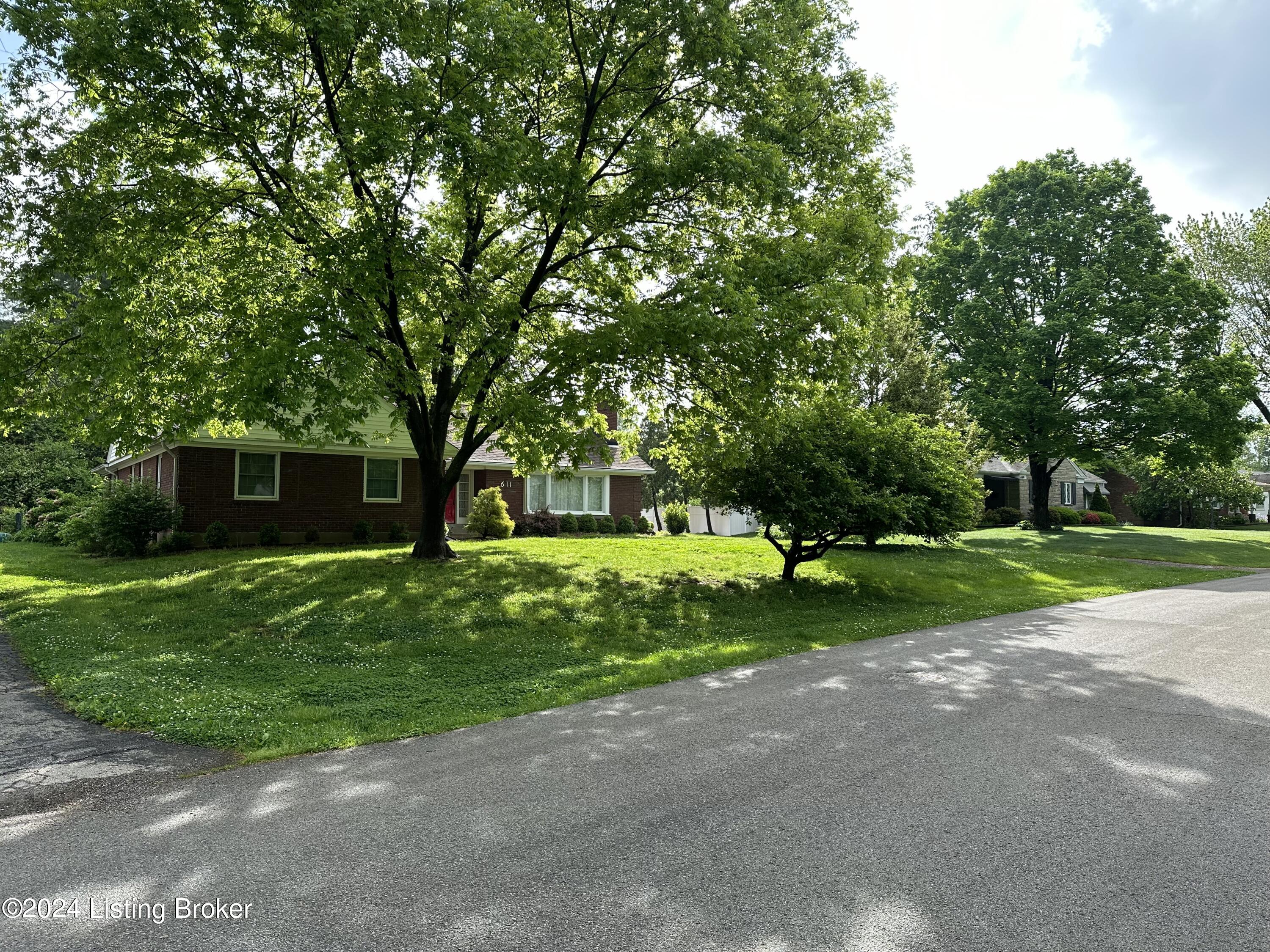 611 Southview Dr