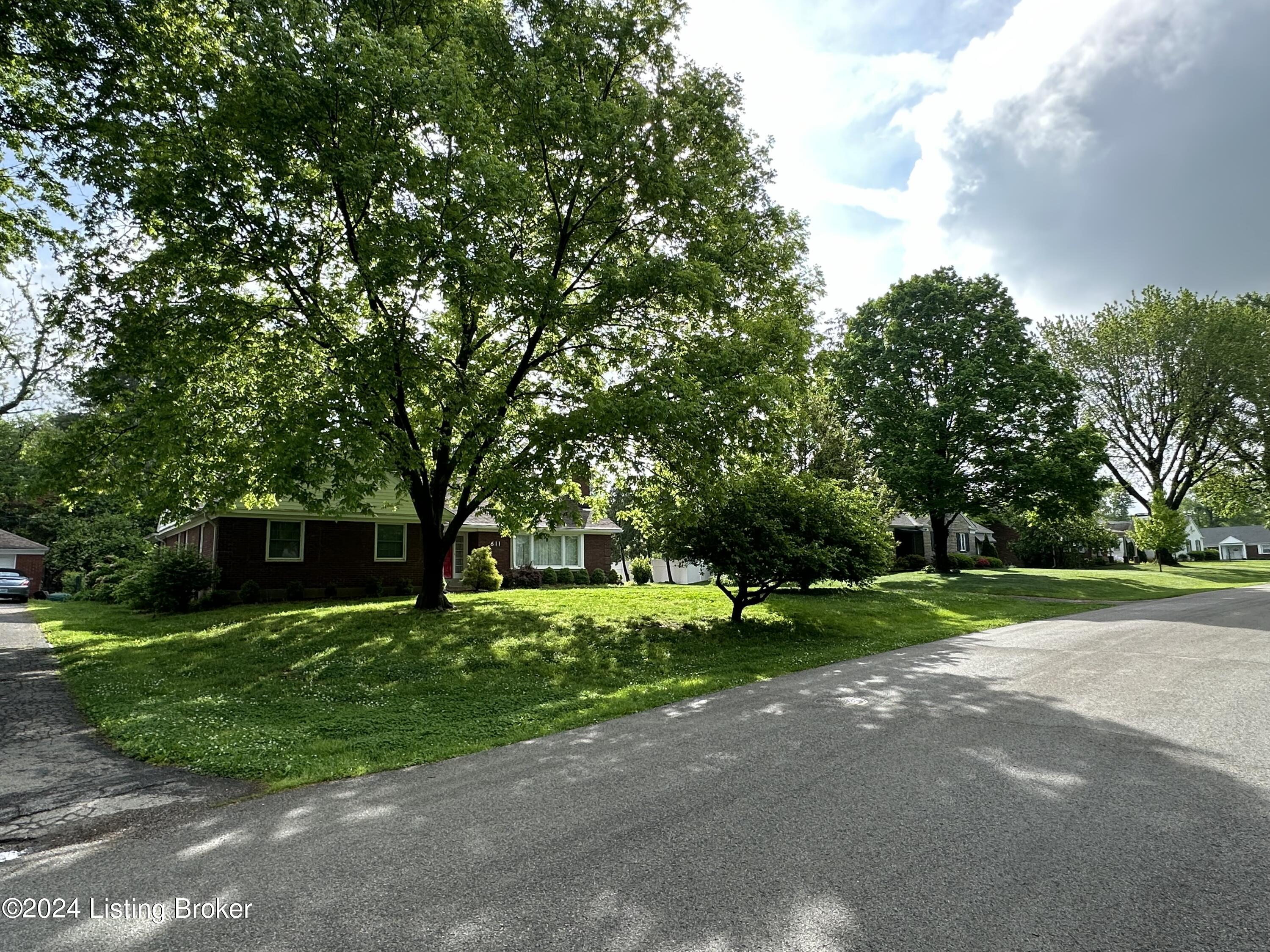 611 Southview Dr