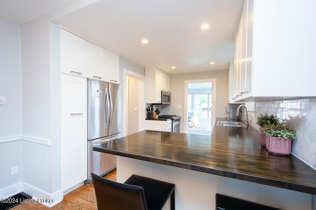 909 Rosemary Dr