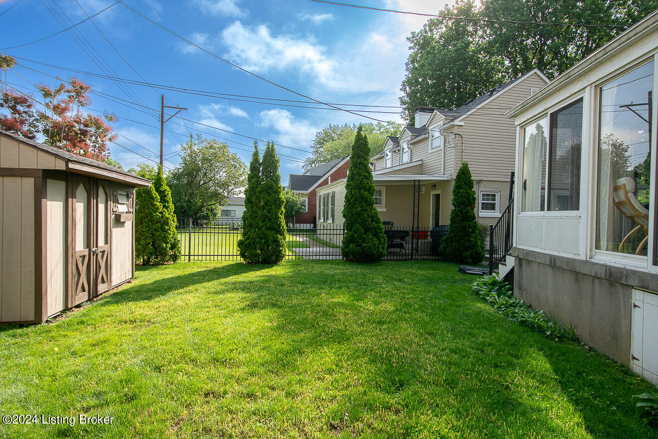 909 Rosemary Dr
