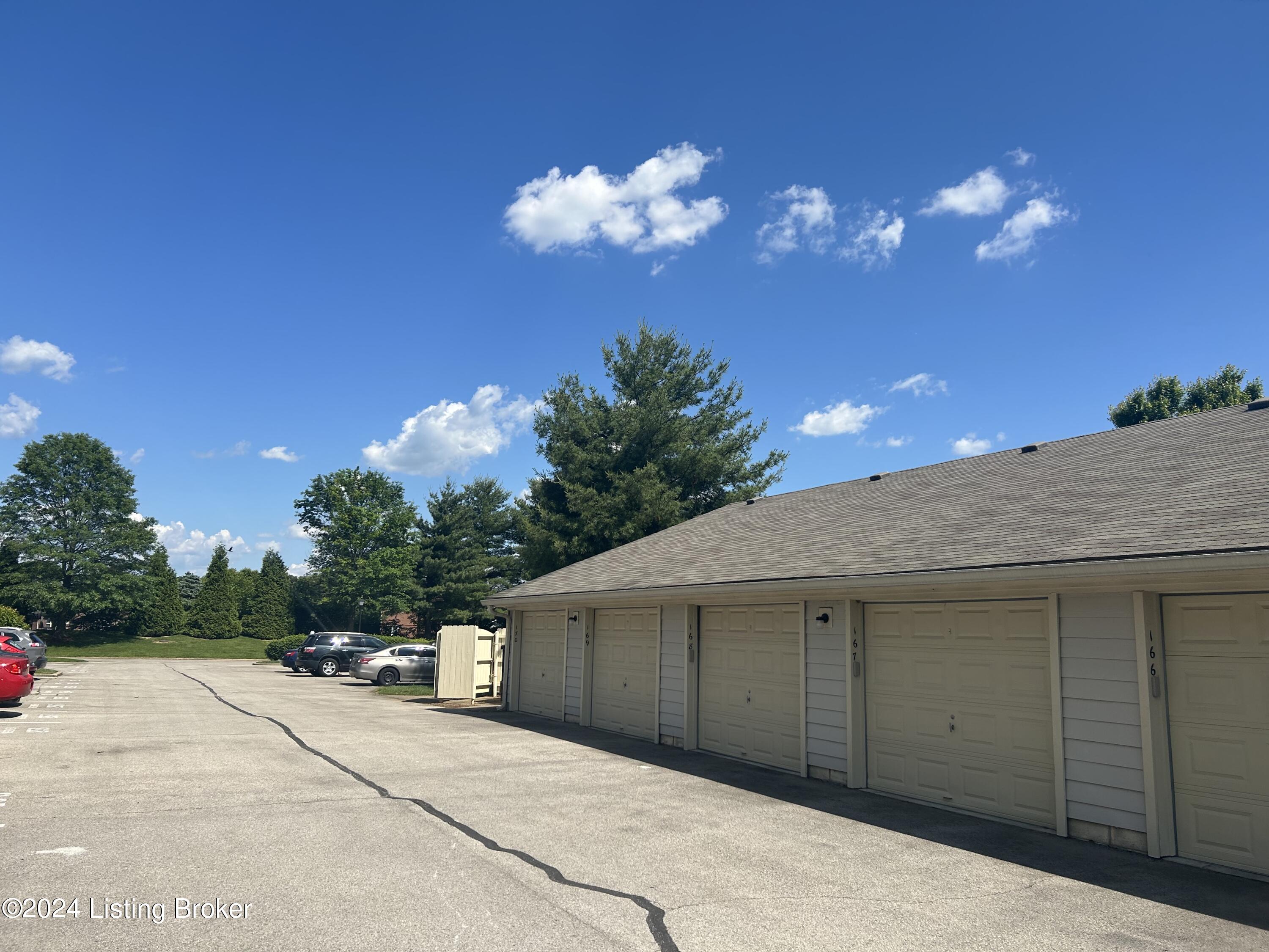 3903 Yardley Ct, 103