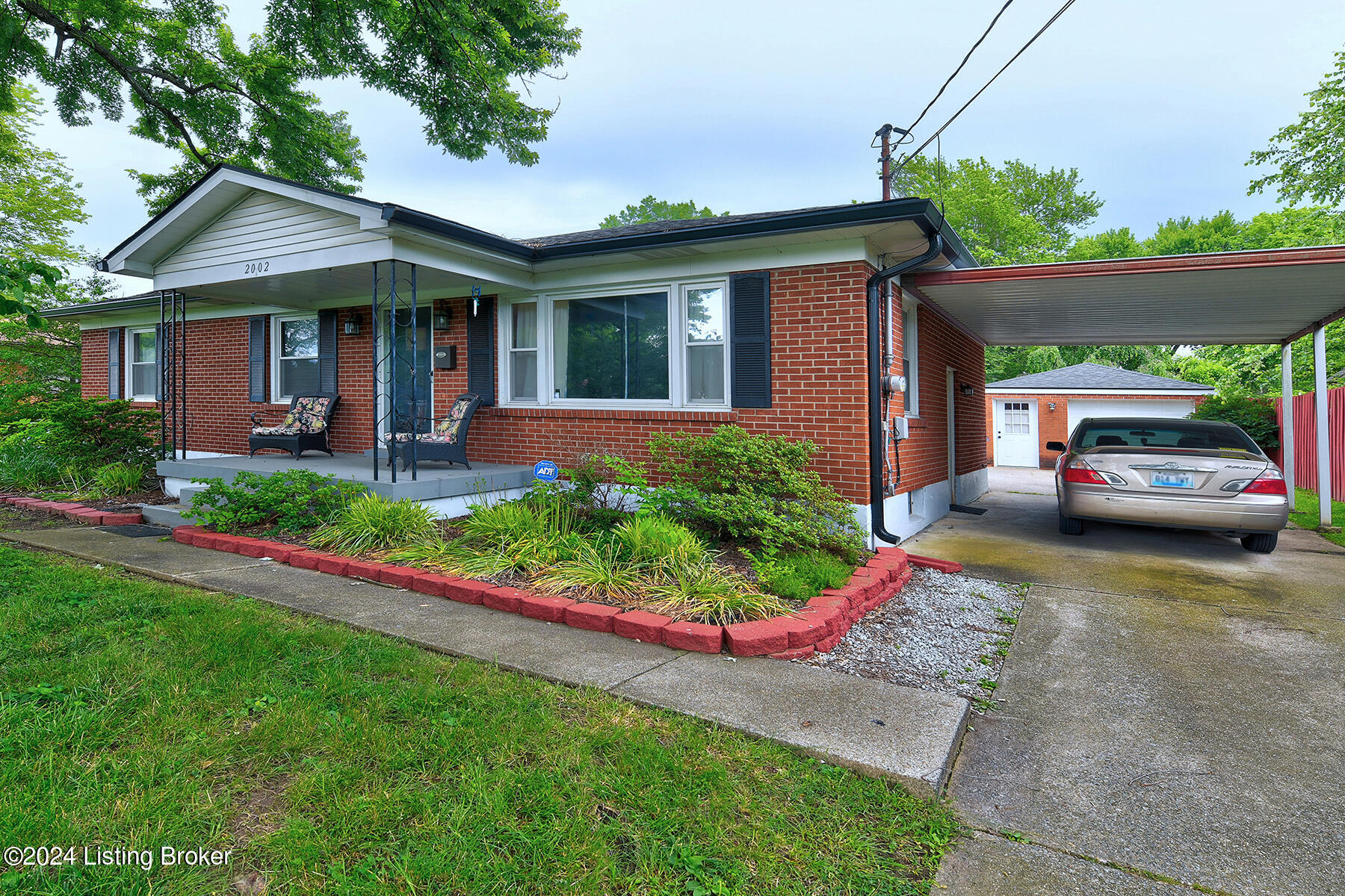 2002 Lynn Lea Rd