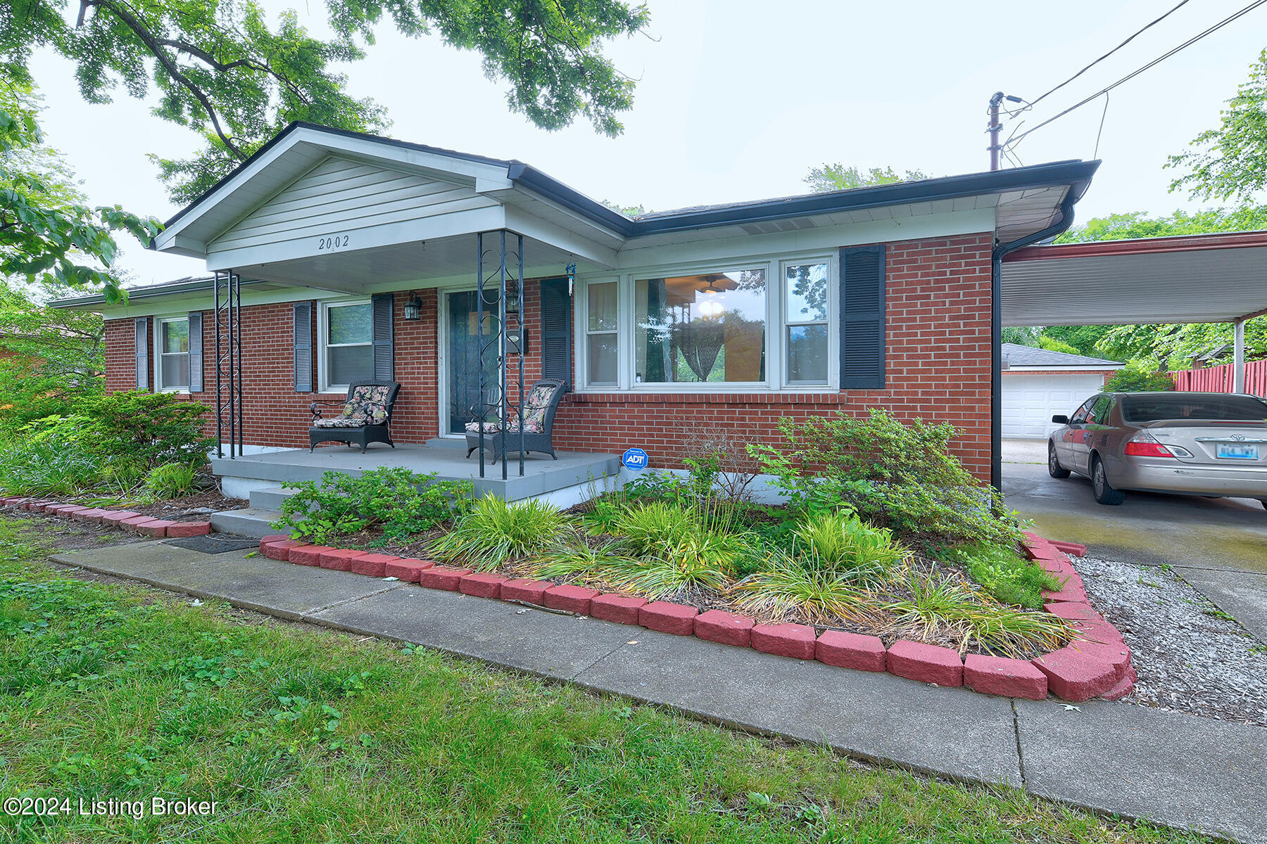 2002 Lynn Lea Rd