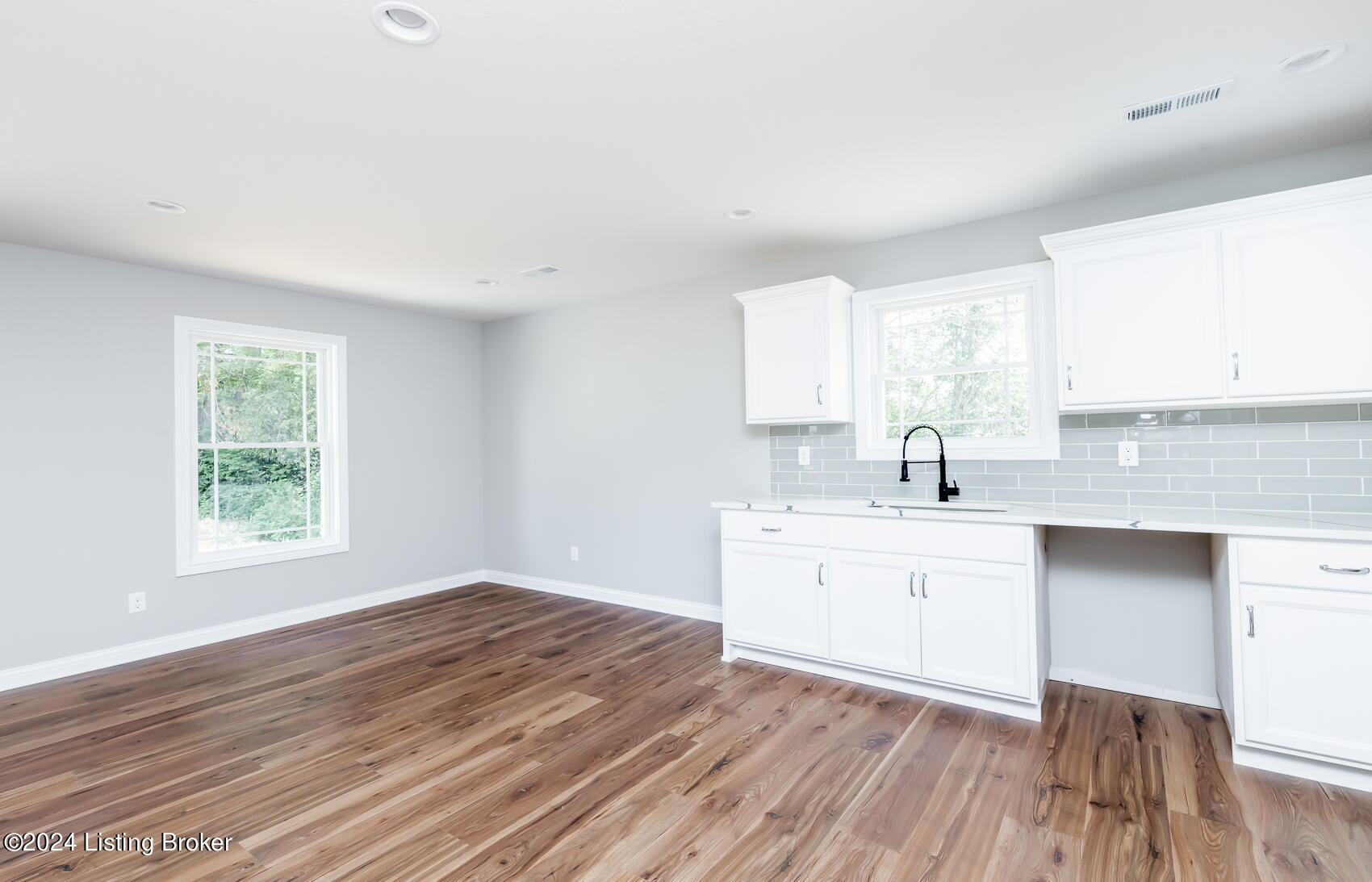 116 Hollow Springs Dr