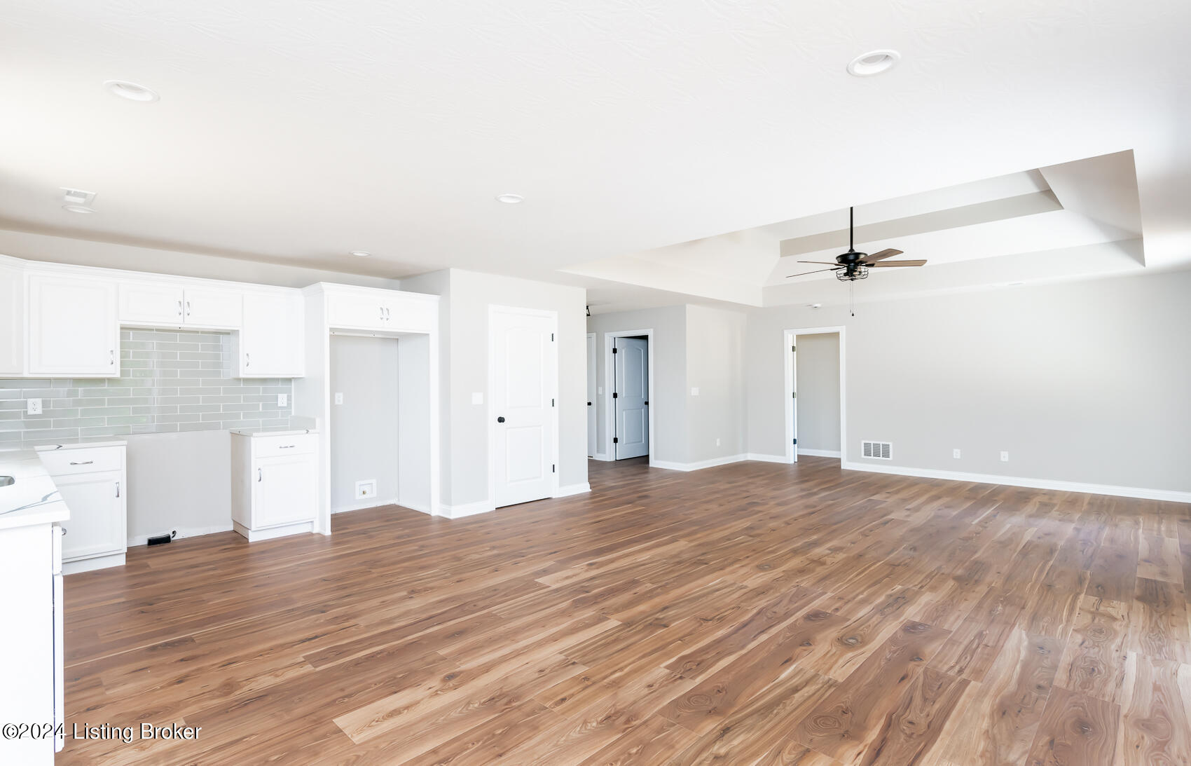 116 Hollow Springs Dr